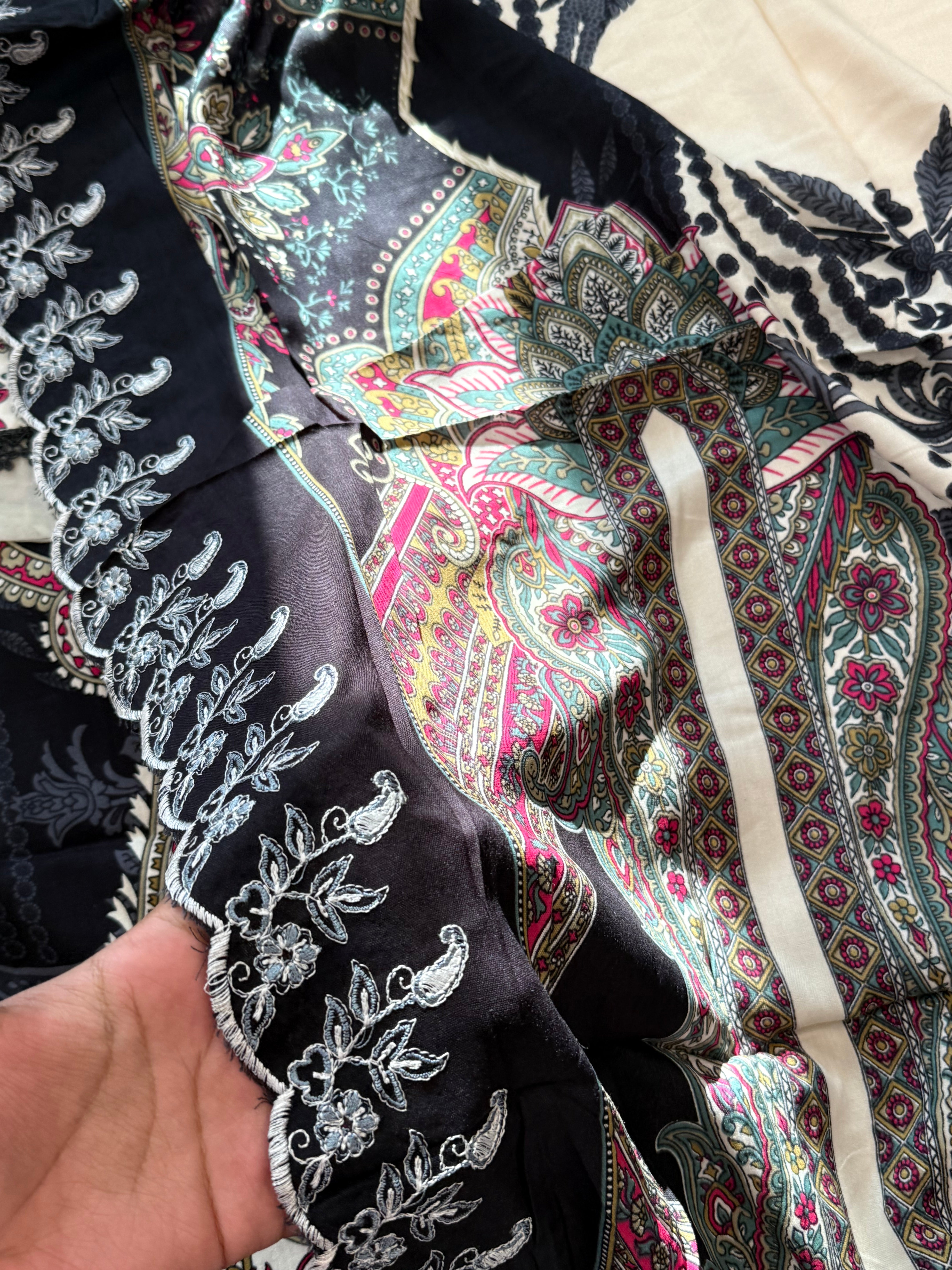 BINSAEED LAWN READYMADE SUIT 3 Q