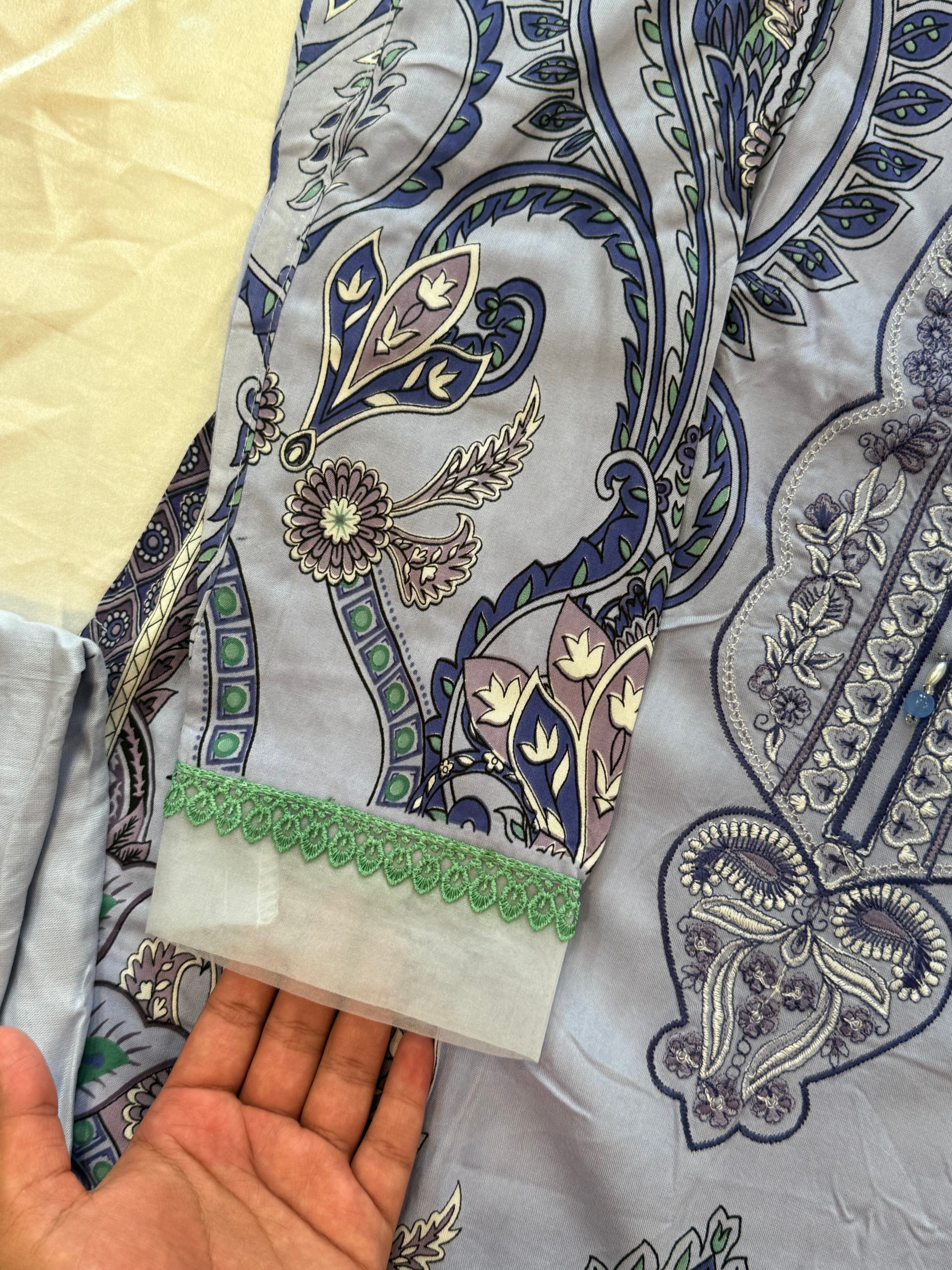 BINSAEED LAWN READYMADE SUIT 8 Q