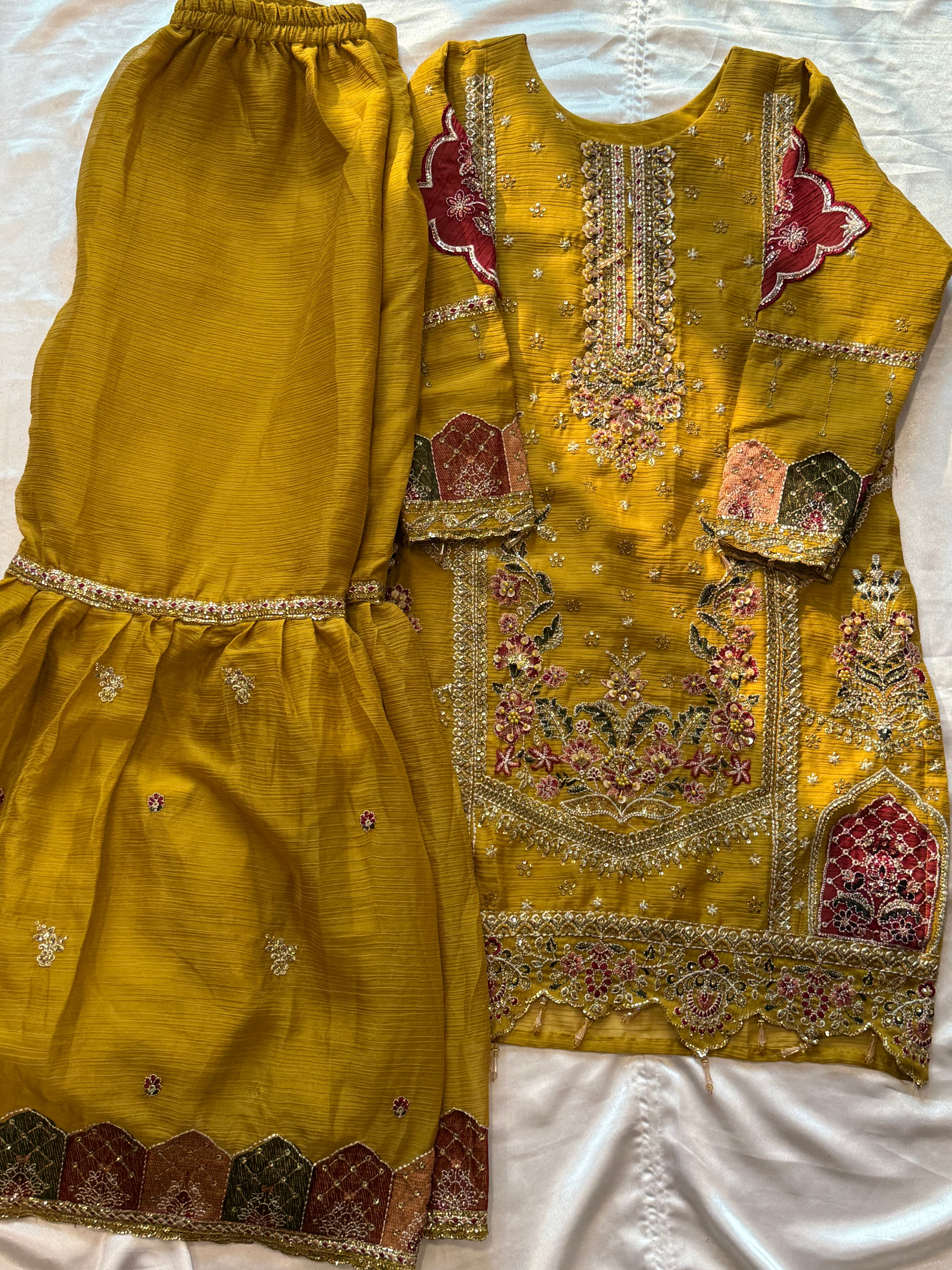 HARSHA MUSTERED GARARA SUIT Q