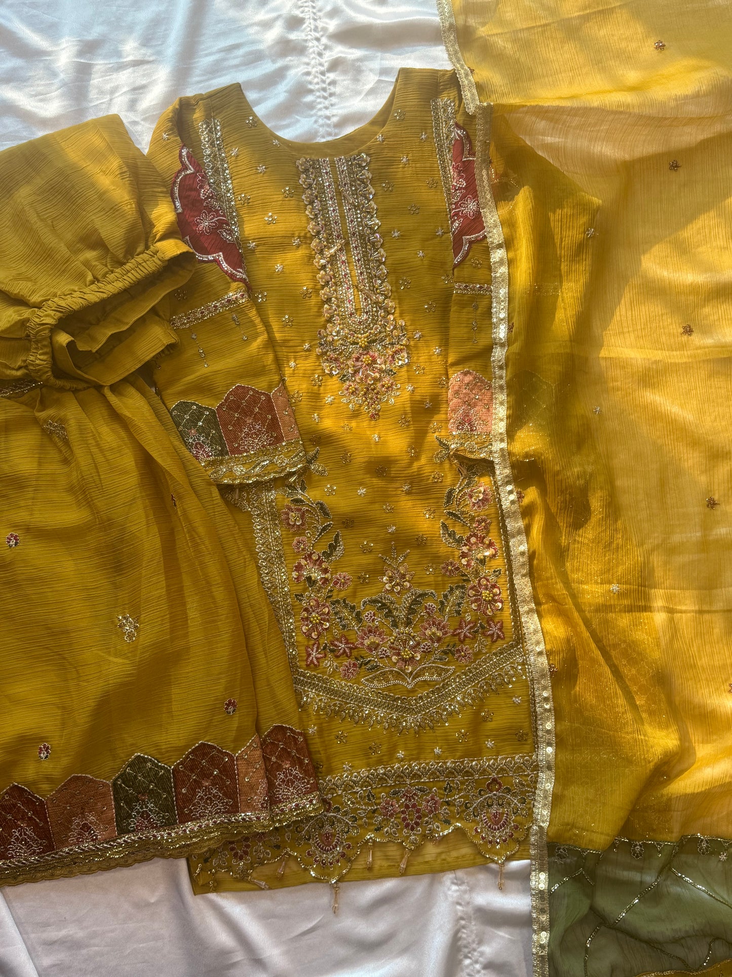 HARSHA MUSTERED GARARA SUIT Q