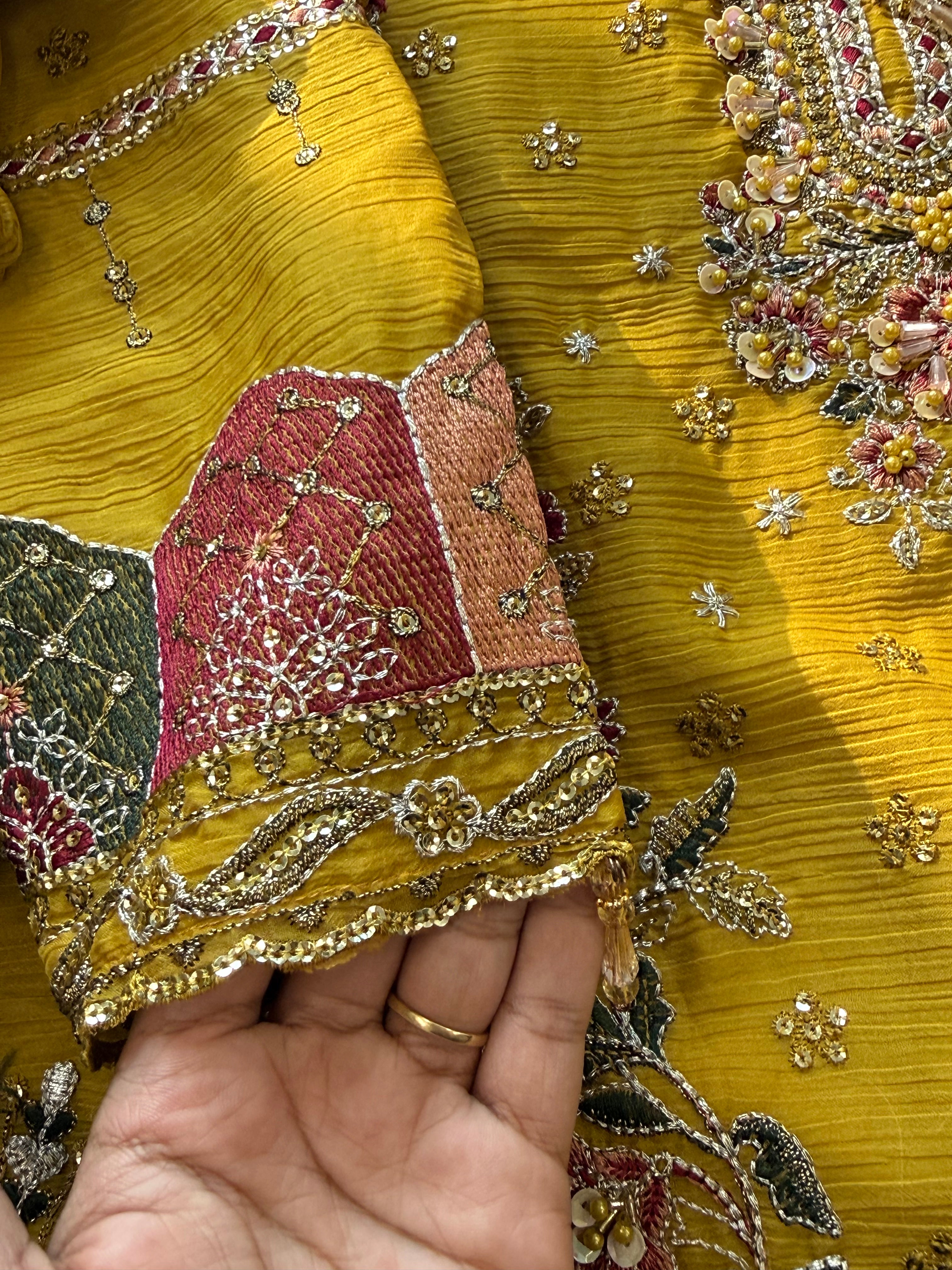 HARSHA MUSTERED GARARA SUIT Q