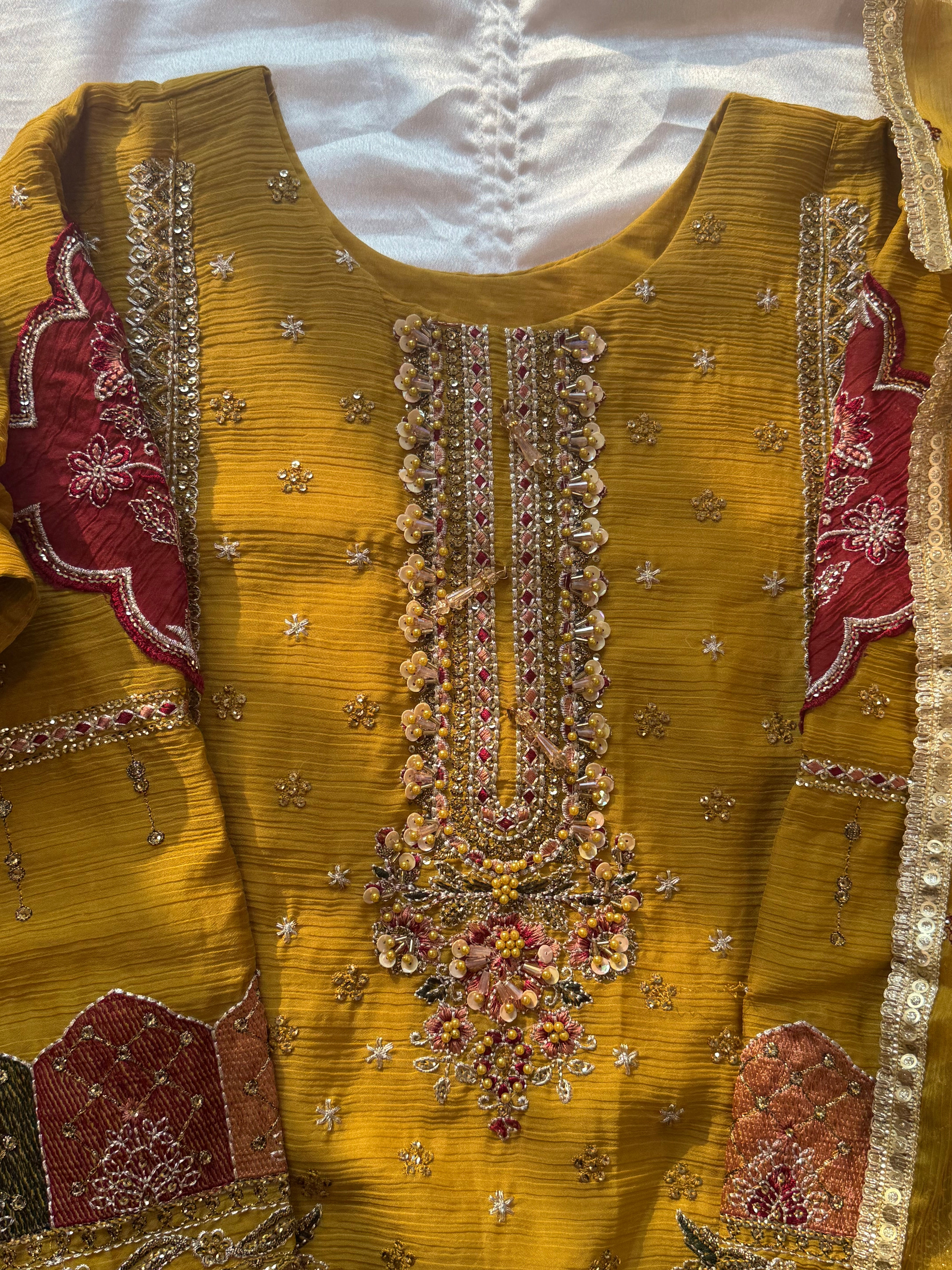 HARSHA MUSTERED GARARA SUIT Q