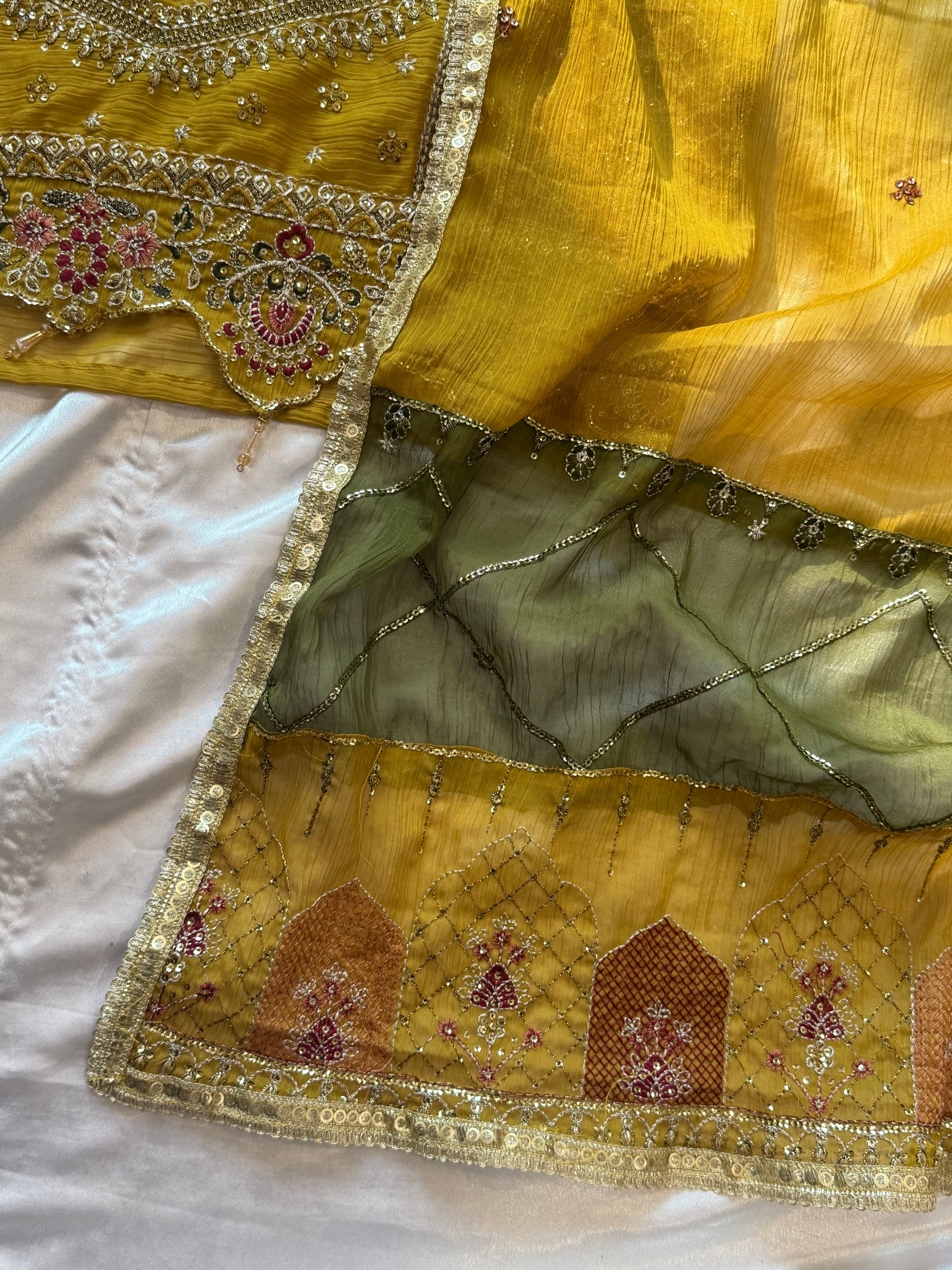 HARSHA MUSTERED GARARA SUIT Q