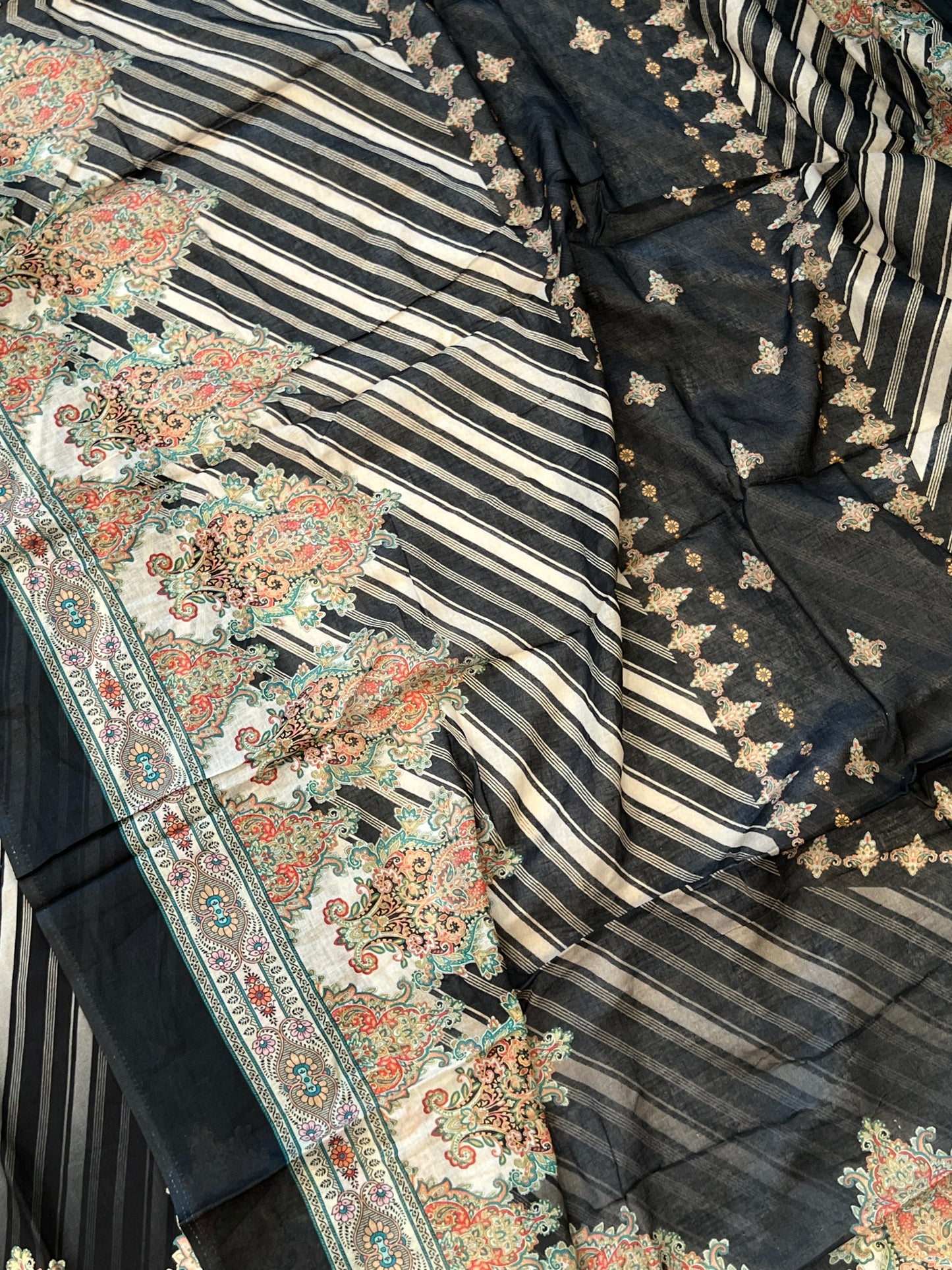 BLACK MARKESH LAWN EMBROIDER SUIT 5
