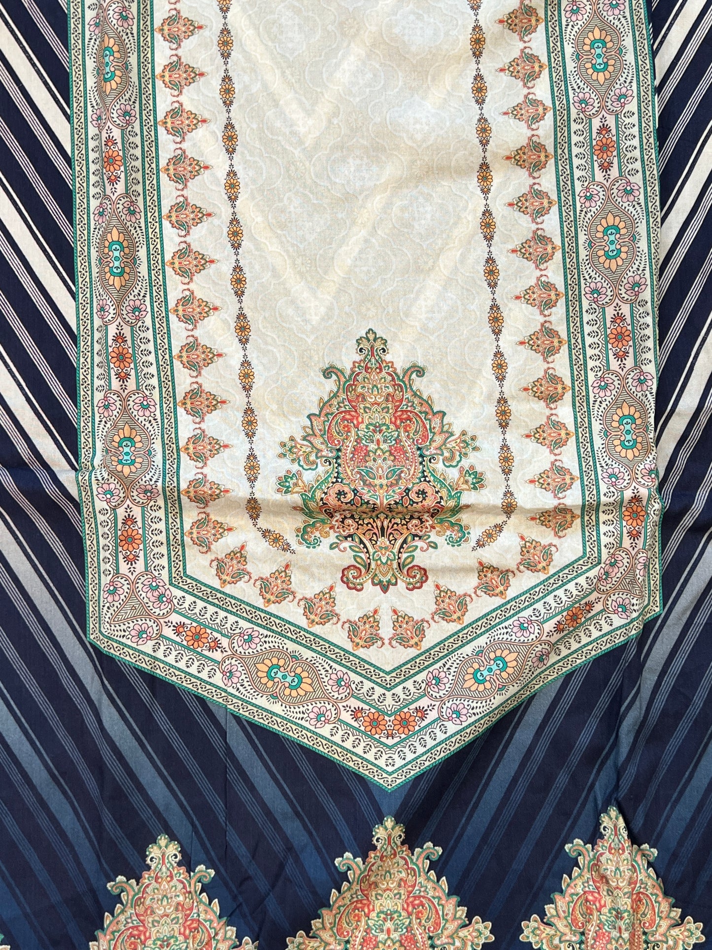 BLUE MARKESH LAWN EMBROIDER SUIT 3