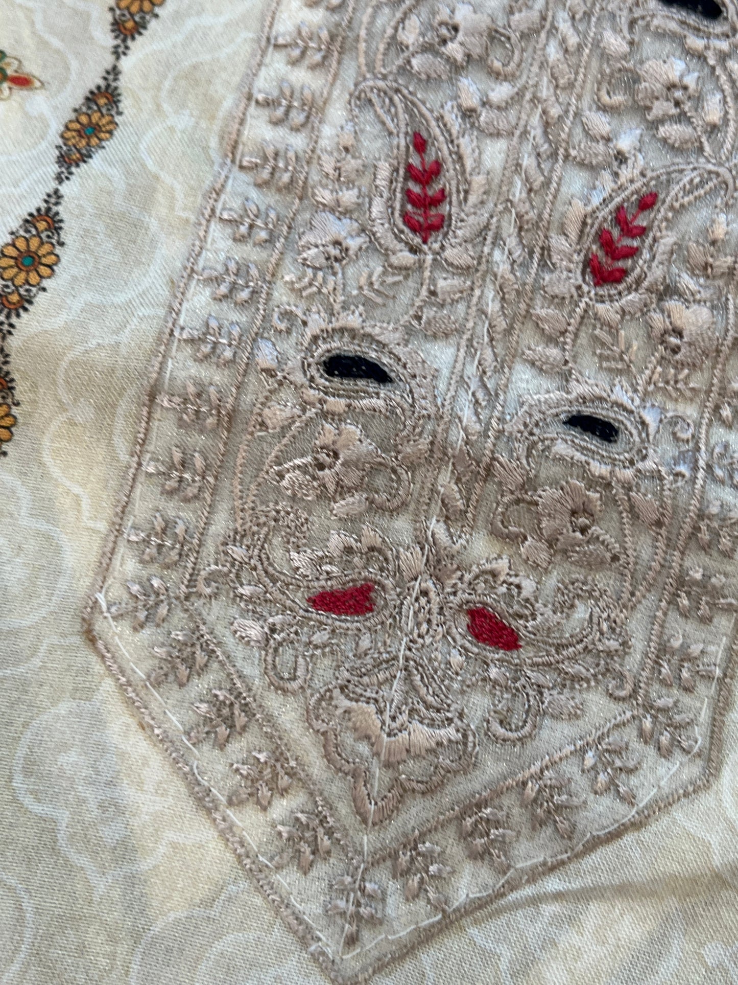 BLUE MARKESH LAWN EMBROIDER SUIT 3