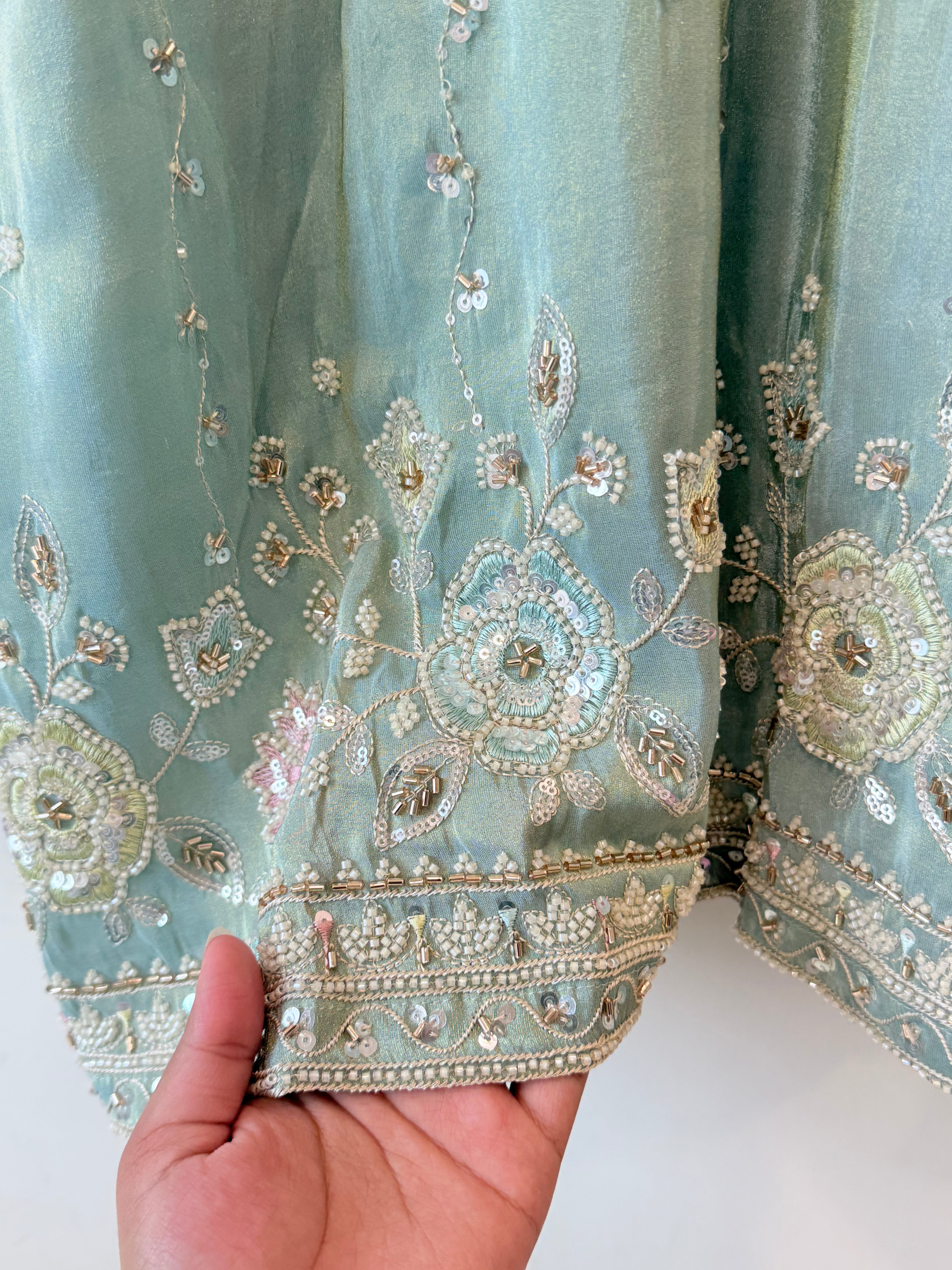 PARO SHIMMER HANDWORK SUIT 13 Q