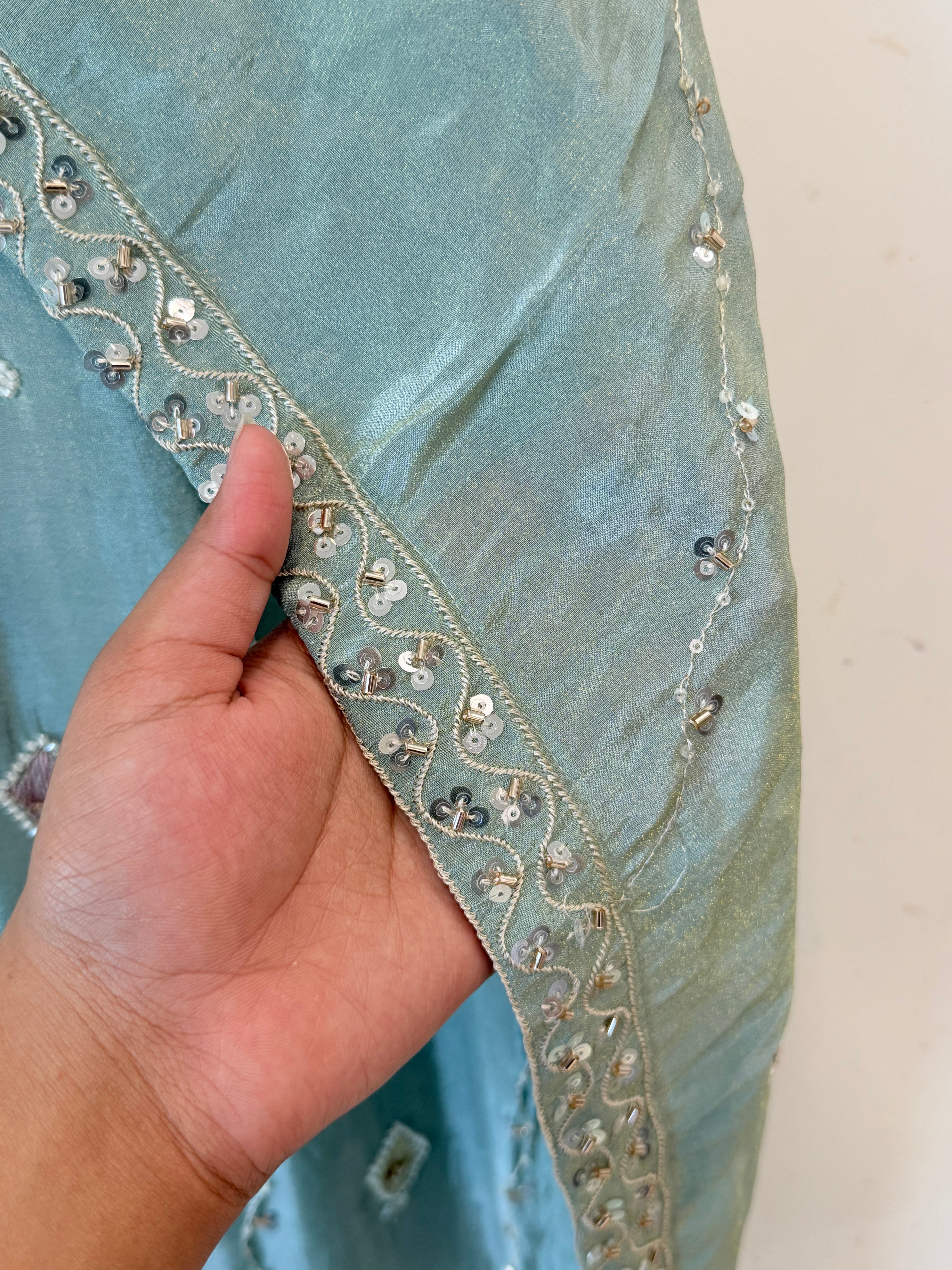 PARO SHIMMER HANDWORK SUIT 13 Q