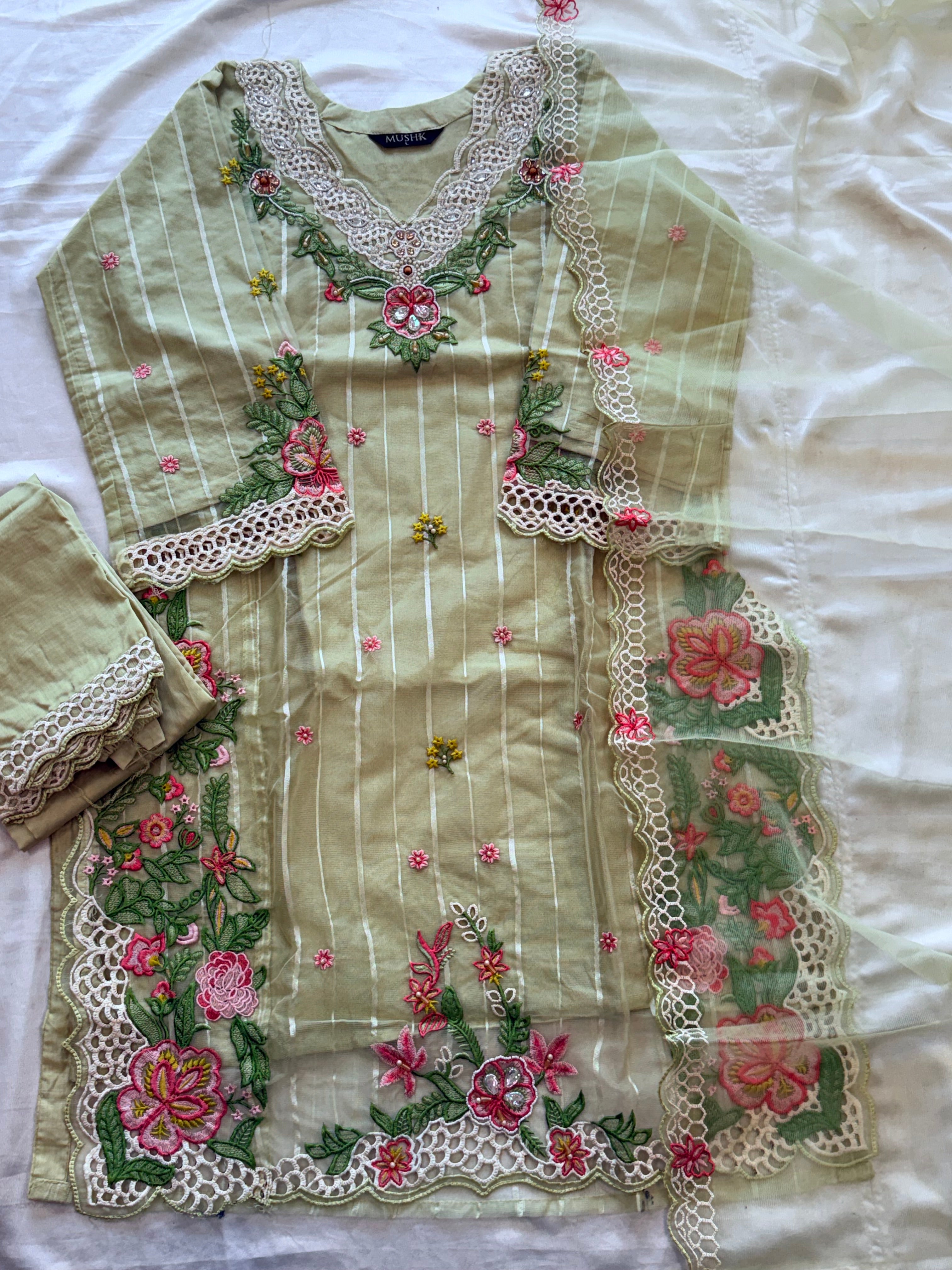 NOORI CUTWORK EMBROIDERY SUIT 2