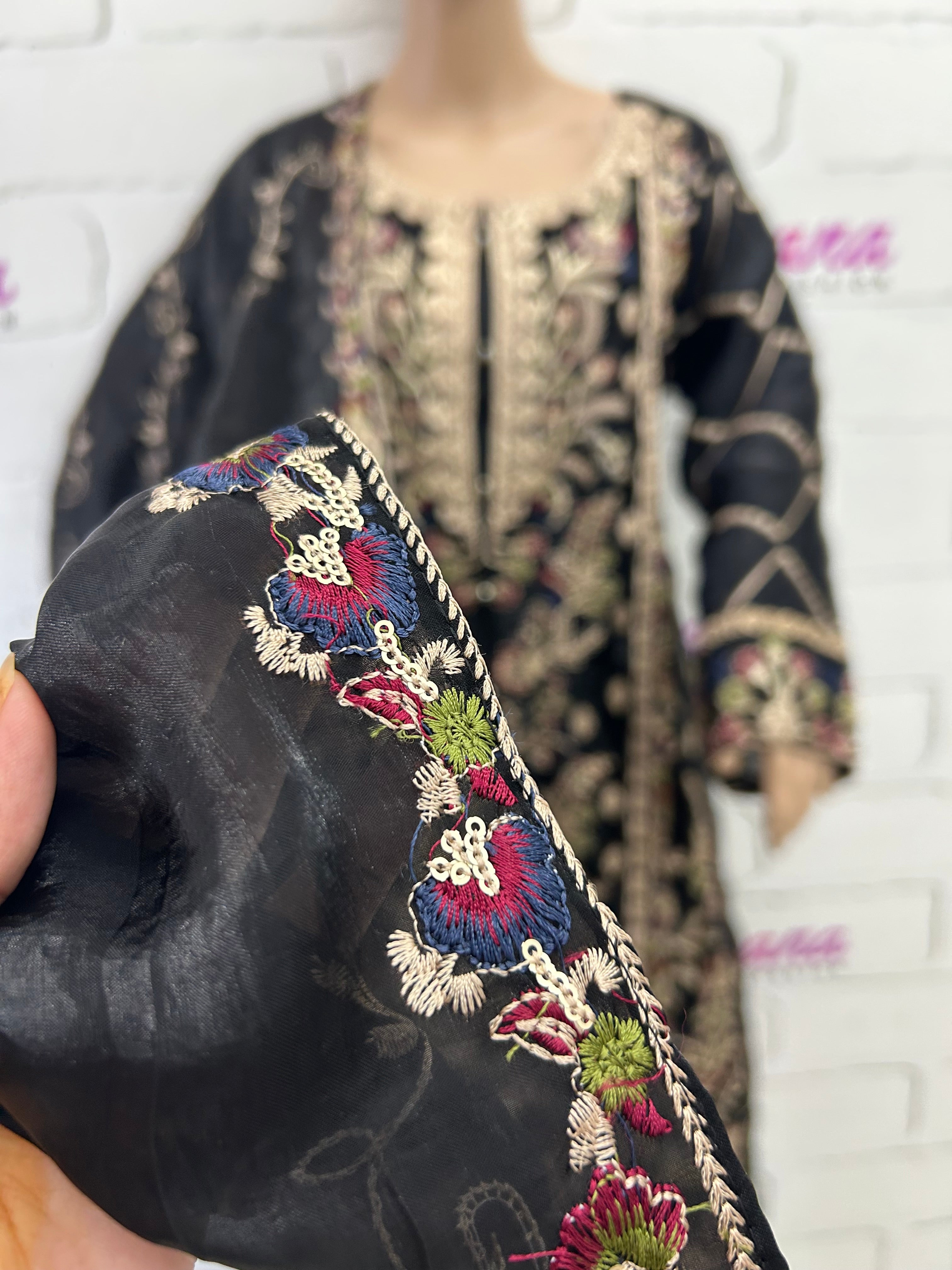 BLACK ORGANZA EMBROIDERY KAFTAN SET 1 Q