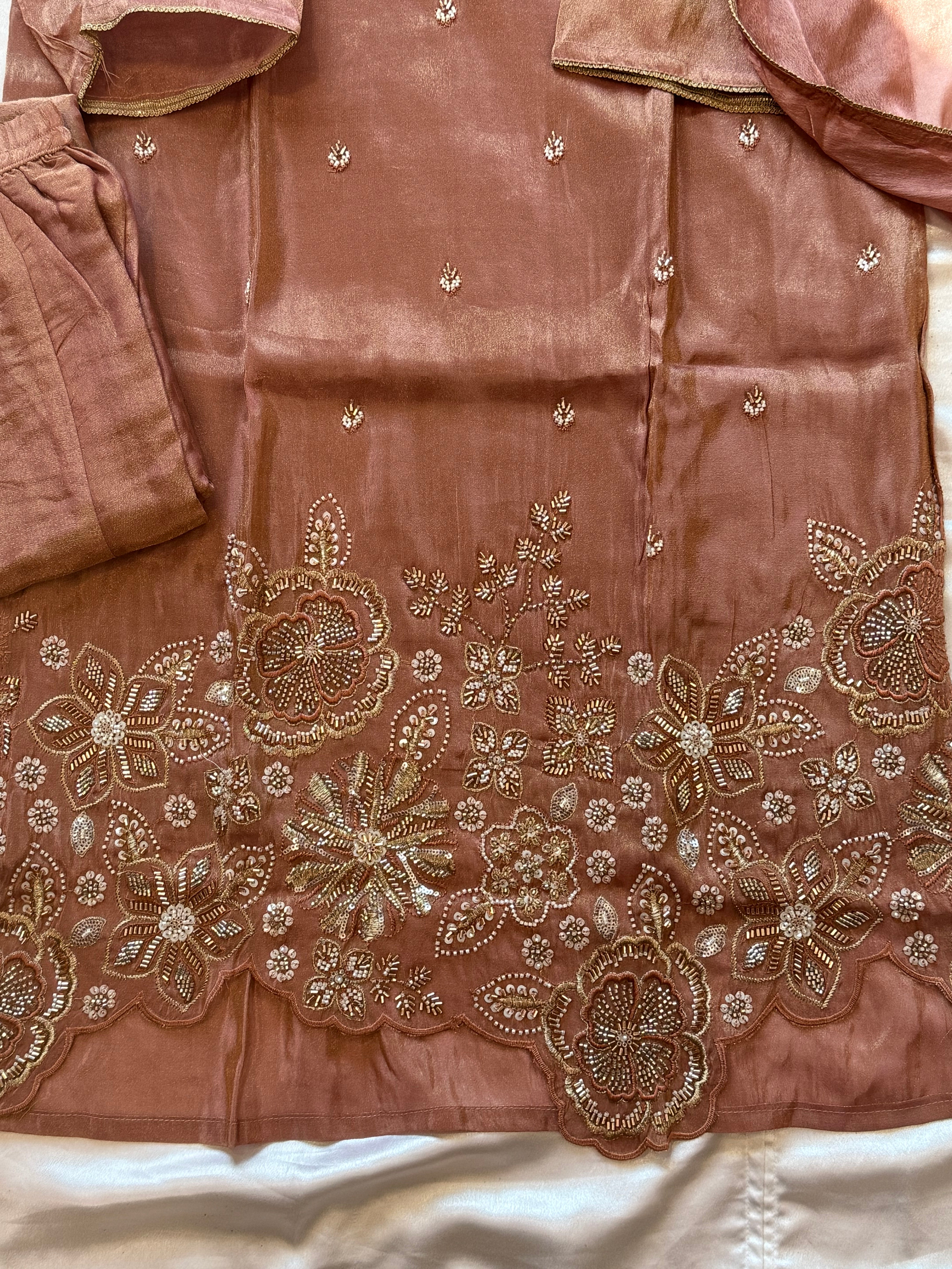 PARO SHIMMER HANDWORK SUIT 28 Q