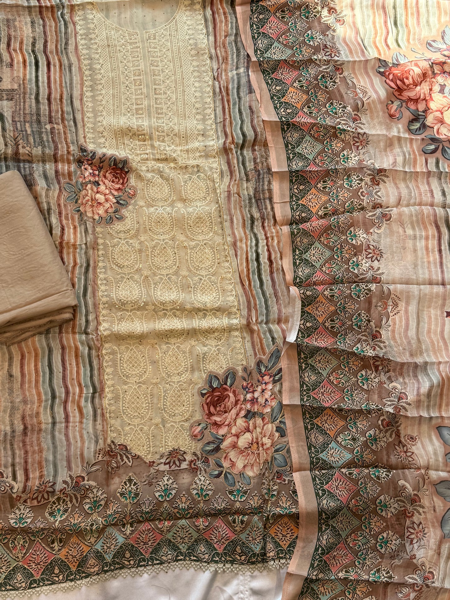 MAKHMAL PURE CREPE EMBROIDERY SUIT 4 Q