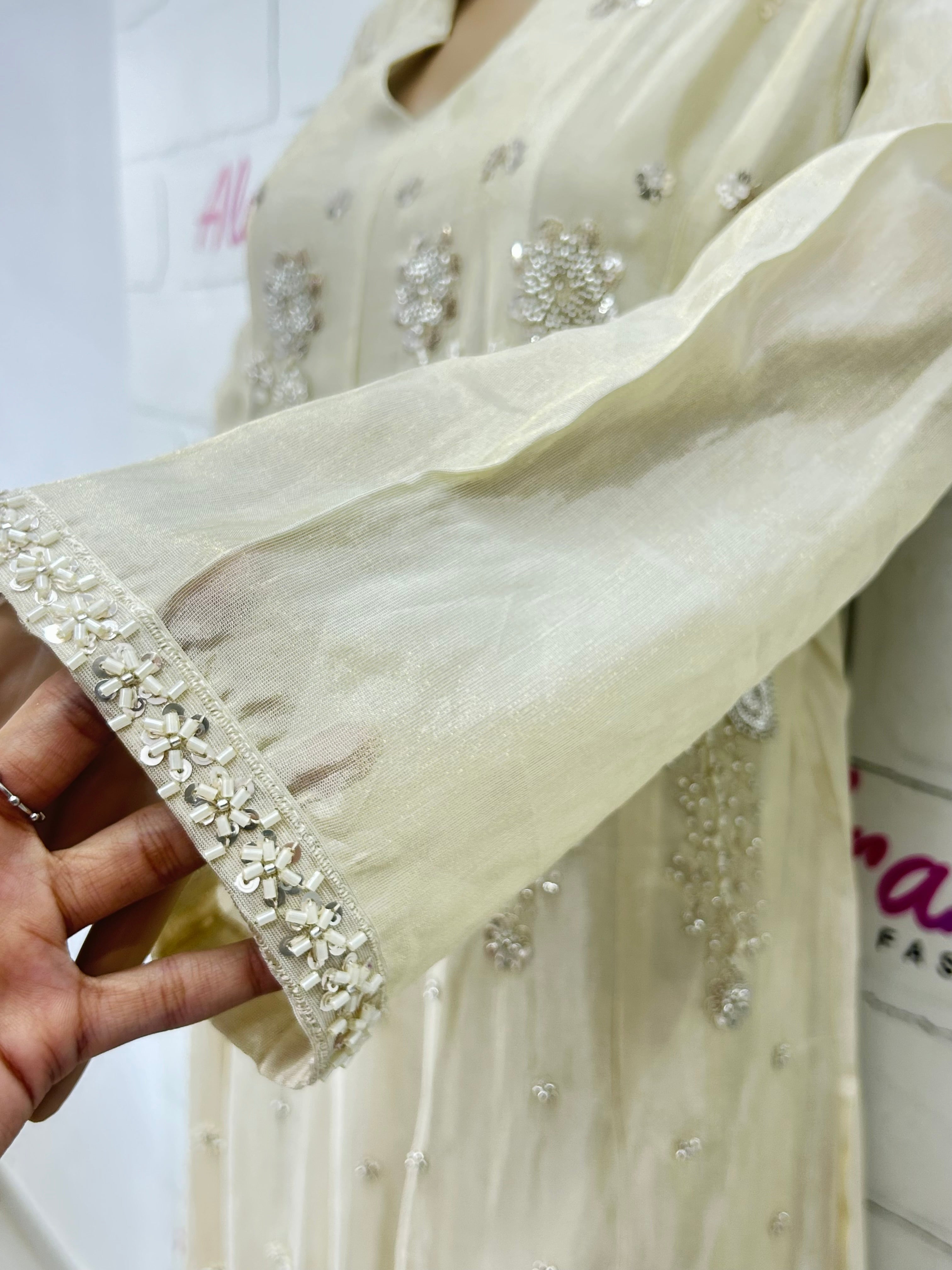 PARO HANDWORK FROCK Q