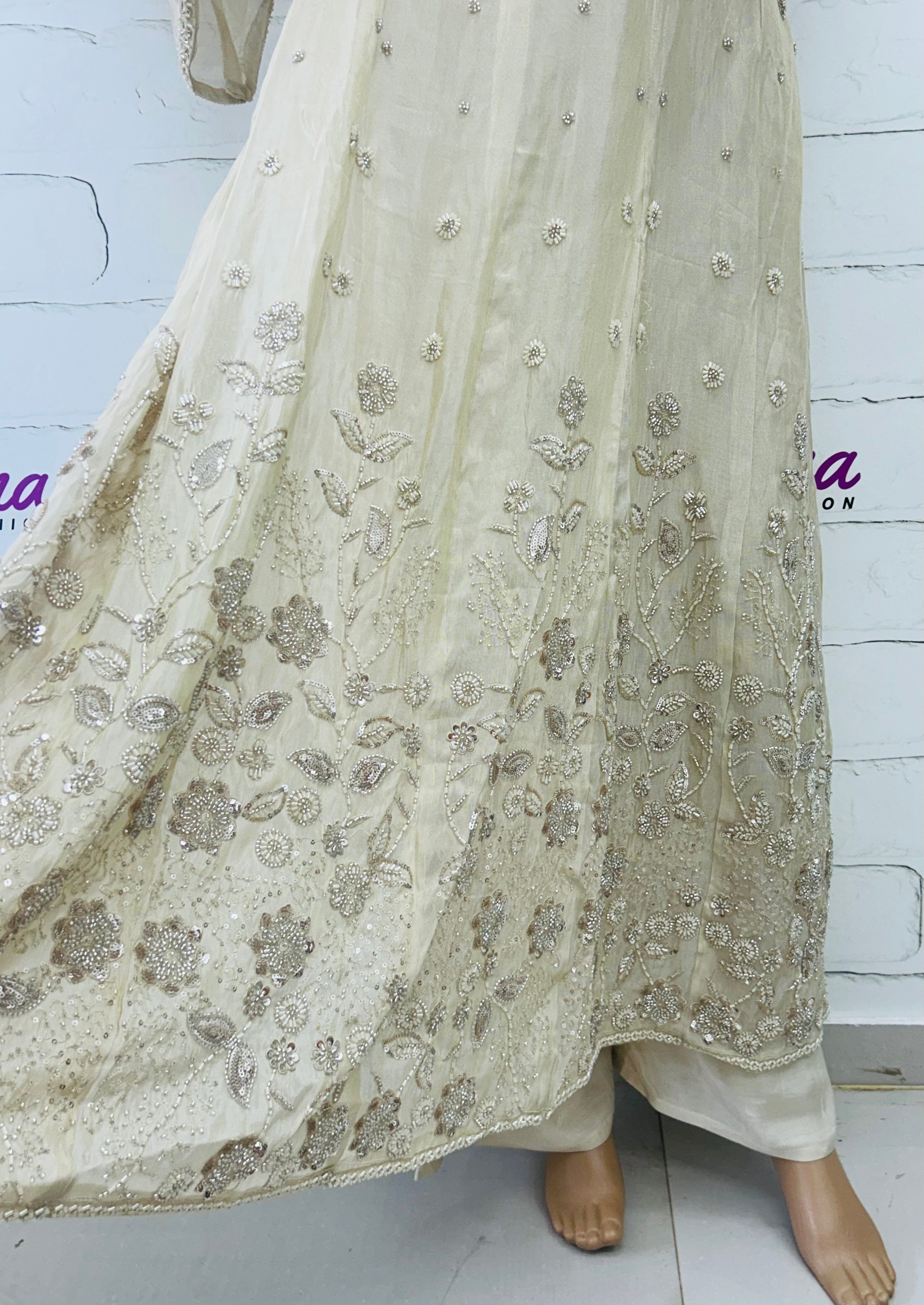 PARO HANDWORK FROCK Q