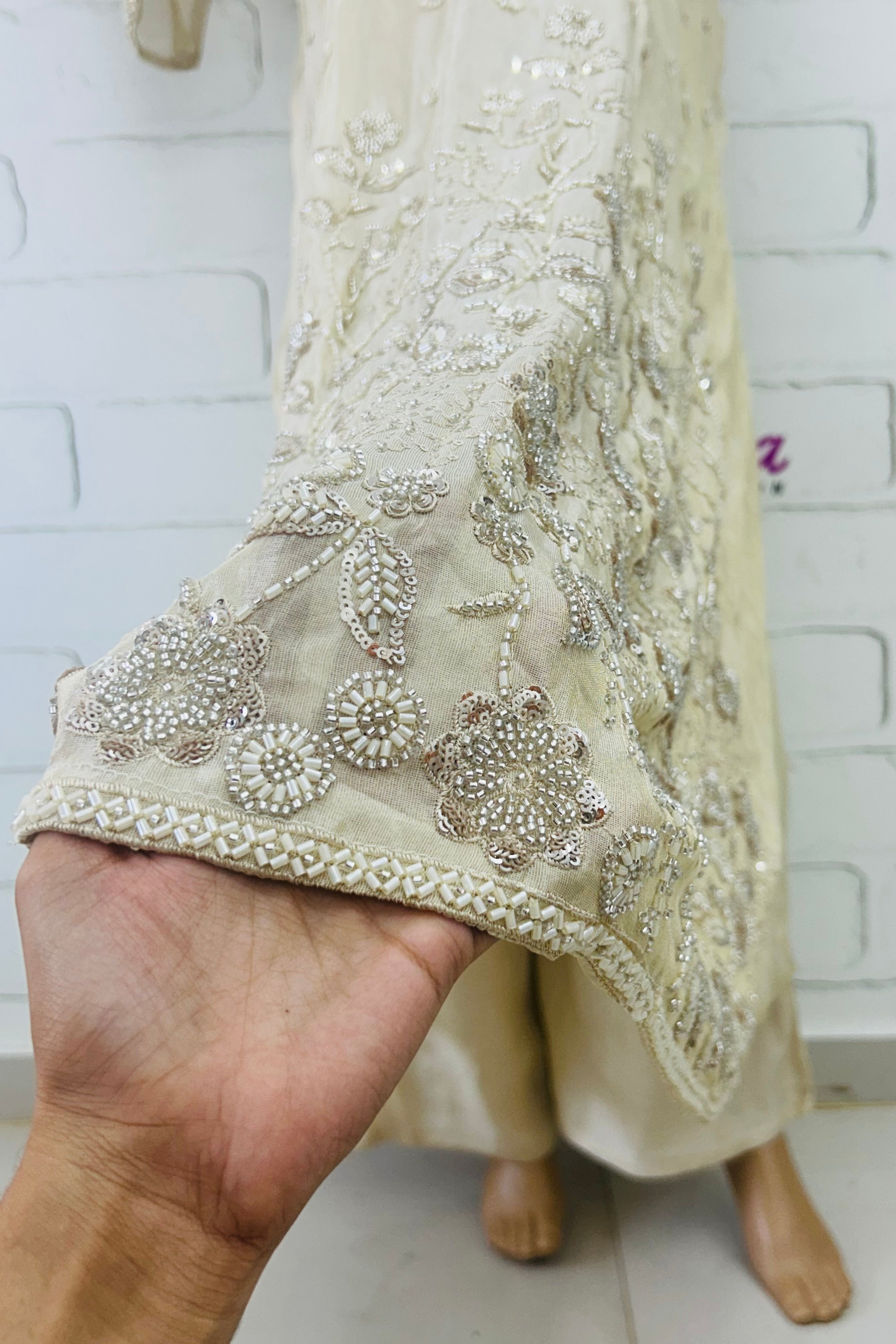 PARO HANDWORK FROCK Q