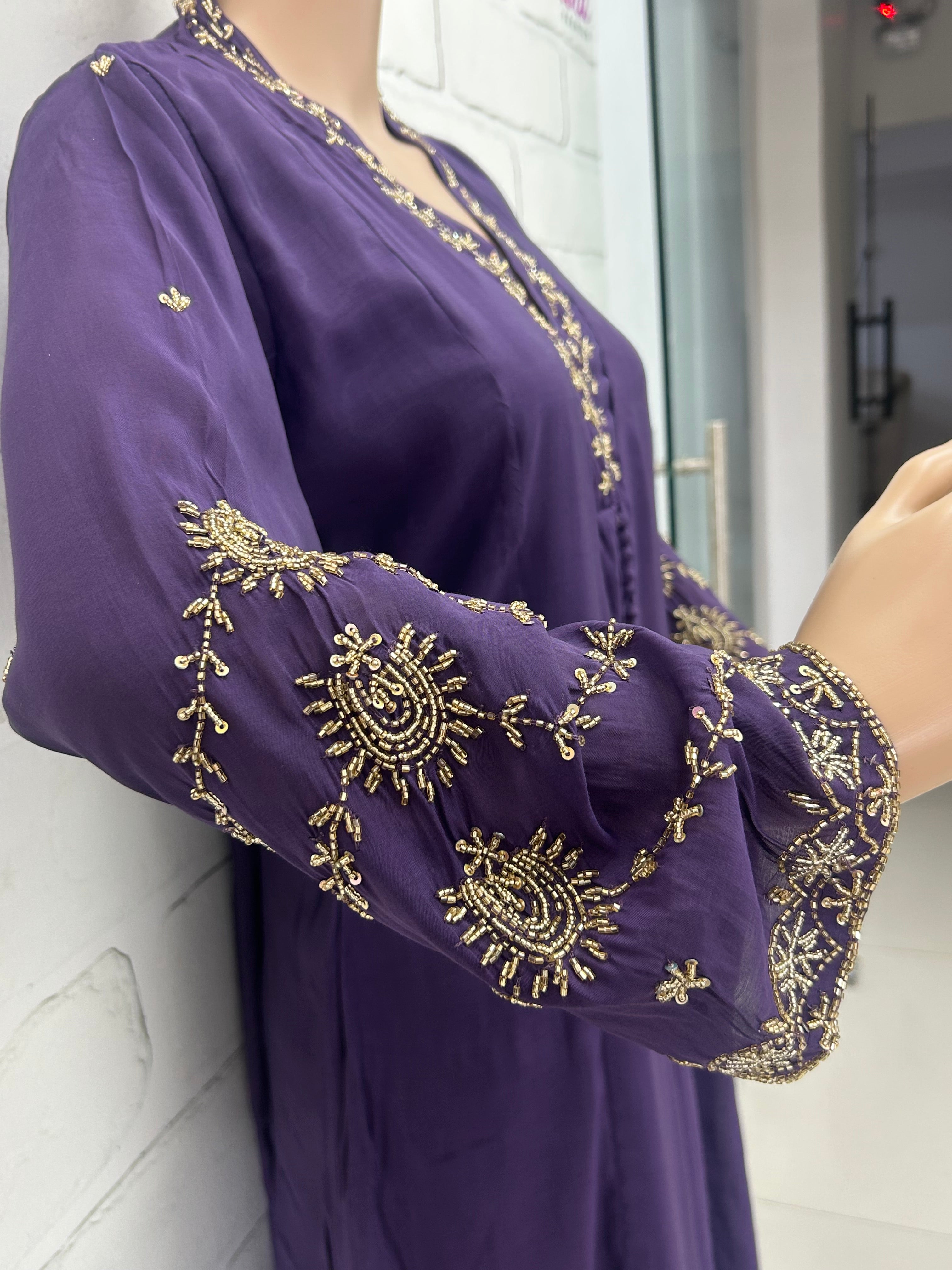 MUL CHANDERI HANDWORK FROCK 8001 Q