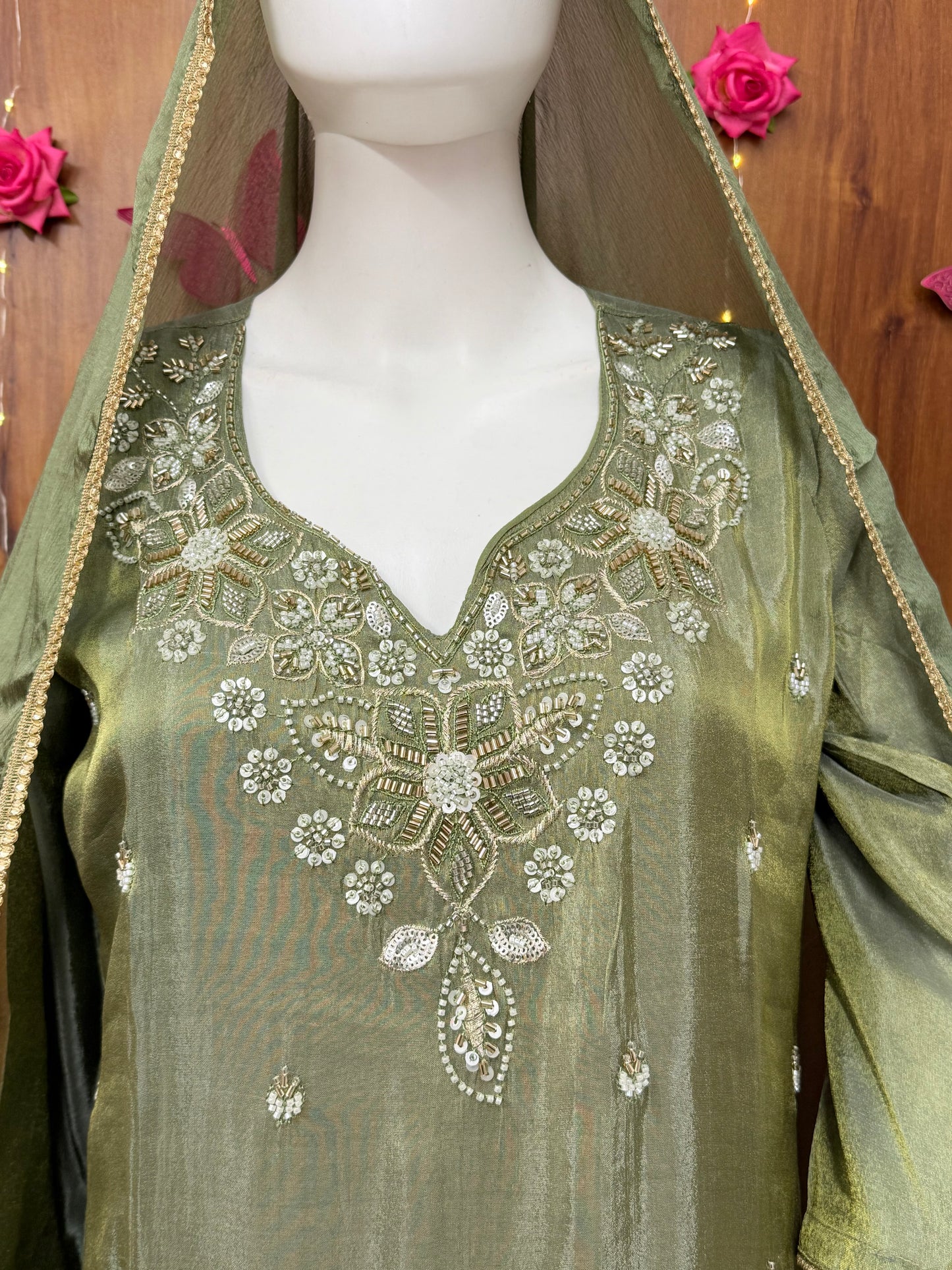 PARO SHIMMER HANDWORK SUIT 29 Q