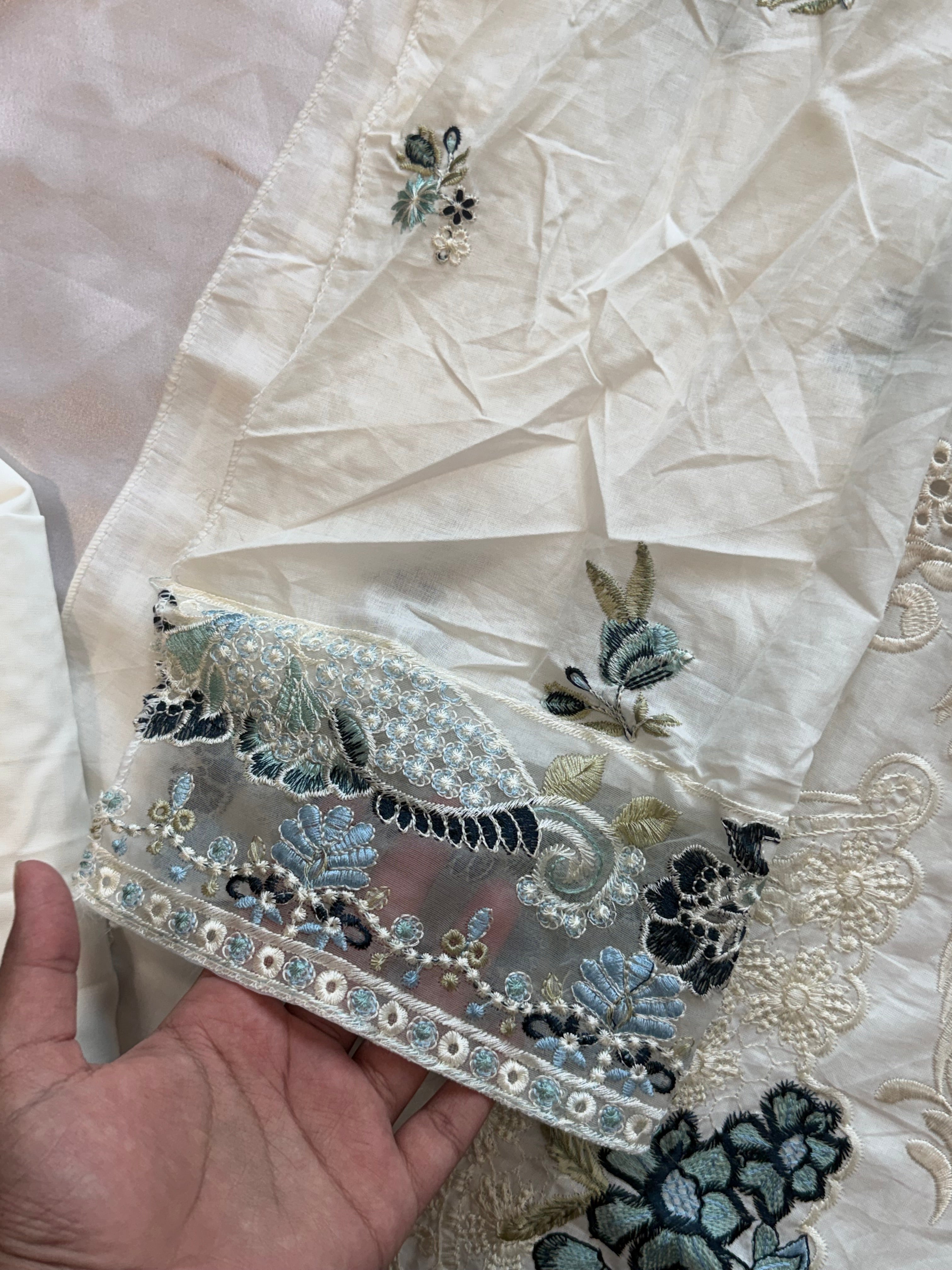 LAWN COTTON EMBROIDERY SUIT 3905B