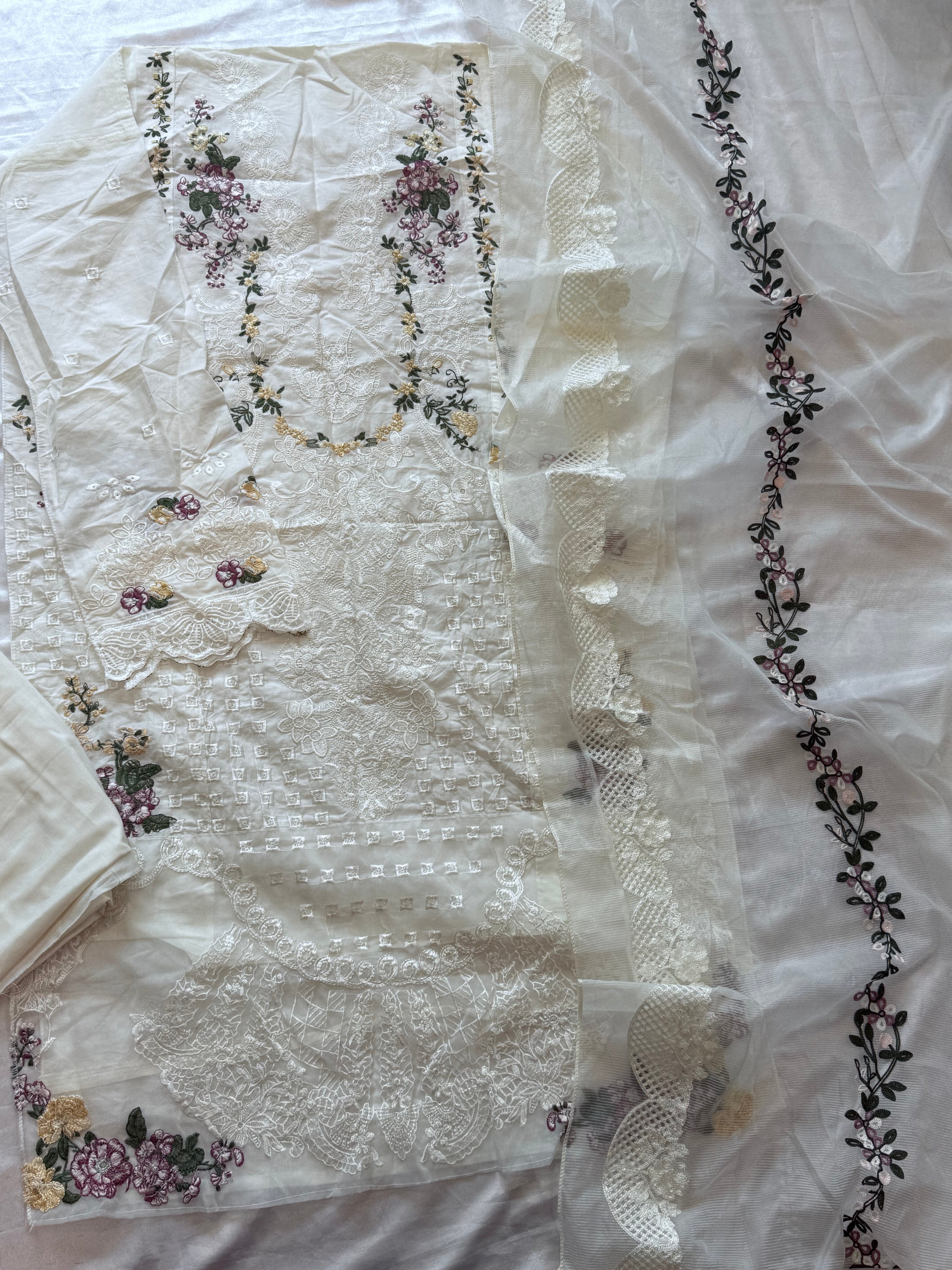 YUMNA OFFWHITE COTTON EMBROIDERY SUIT