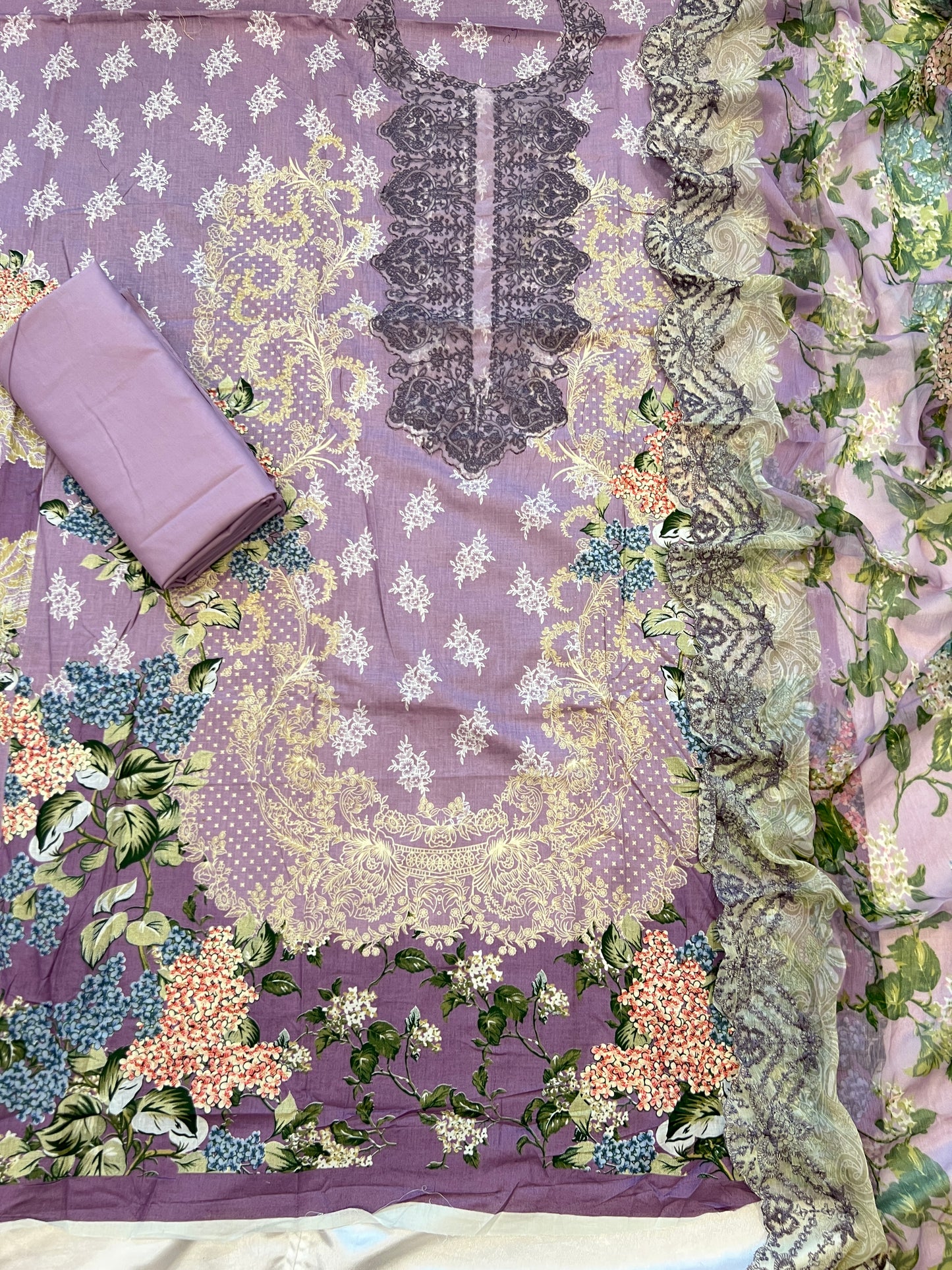 NEEDLE LAWN EMBROIDERY PATCH SUIT