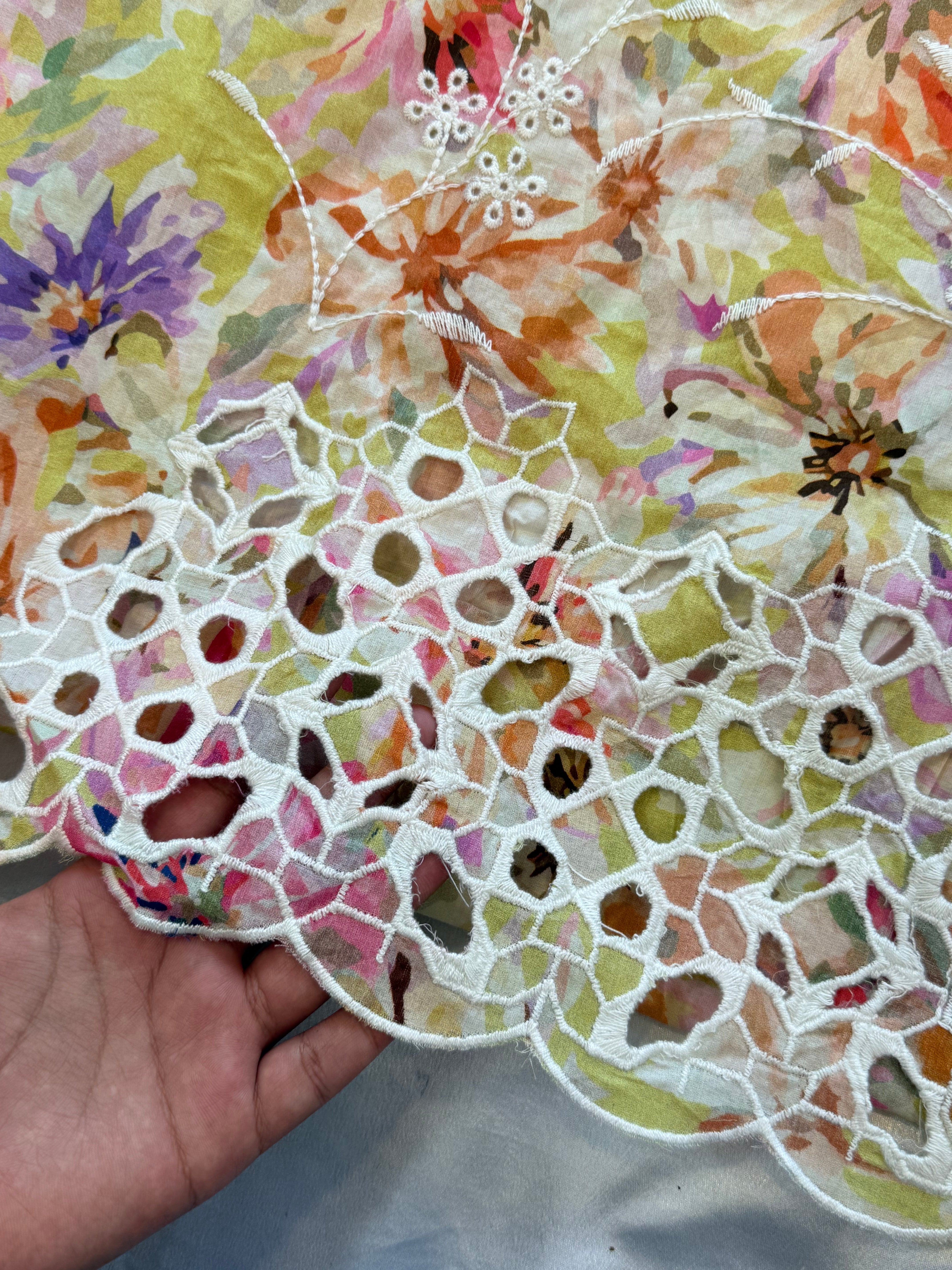 IZNIK LAWN EMBROIDERY SUIT 4