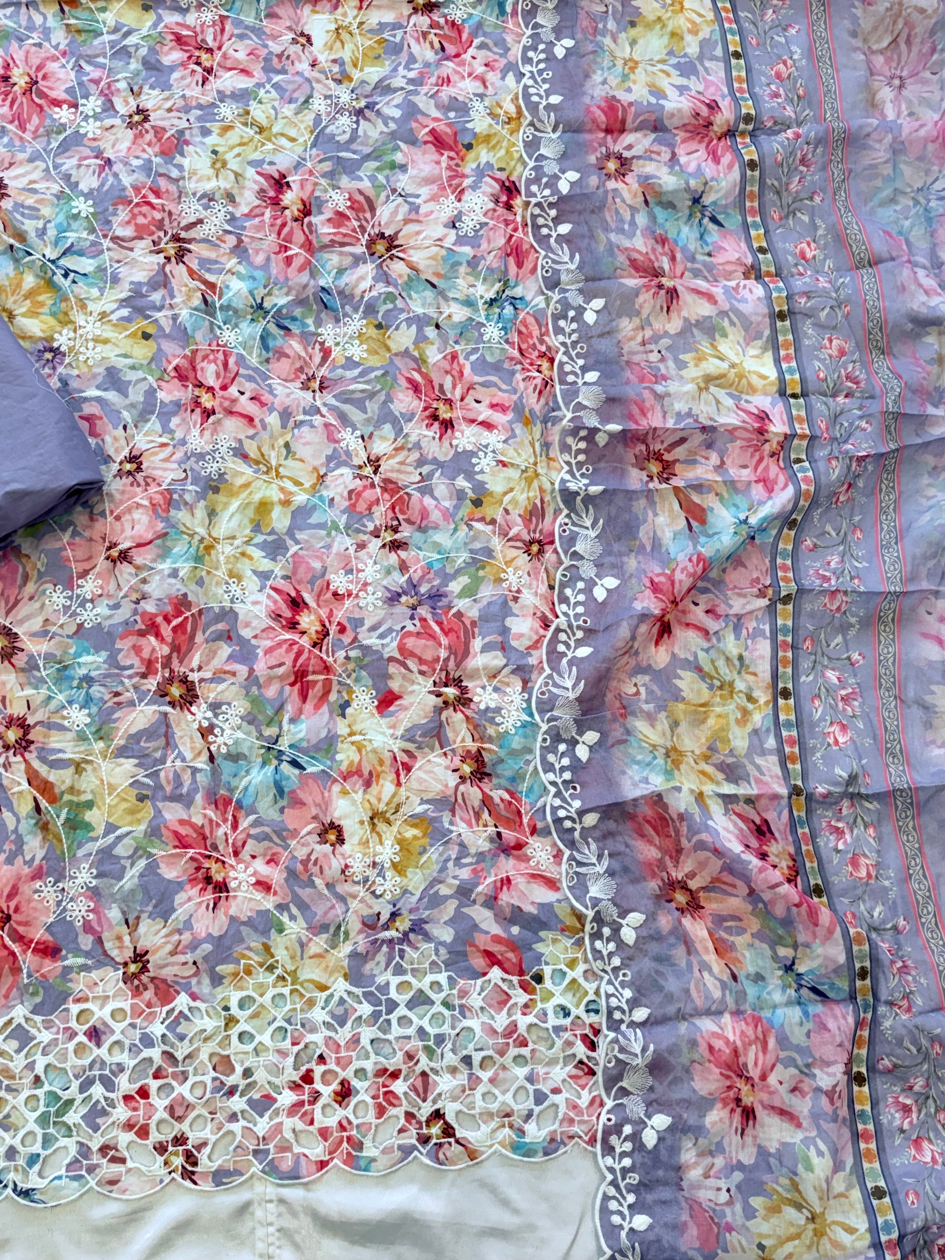 IZNIK LAWN EMBROIDERY SUIT 3 Q
