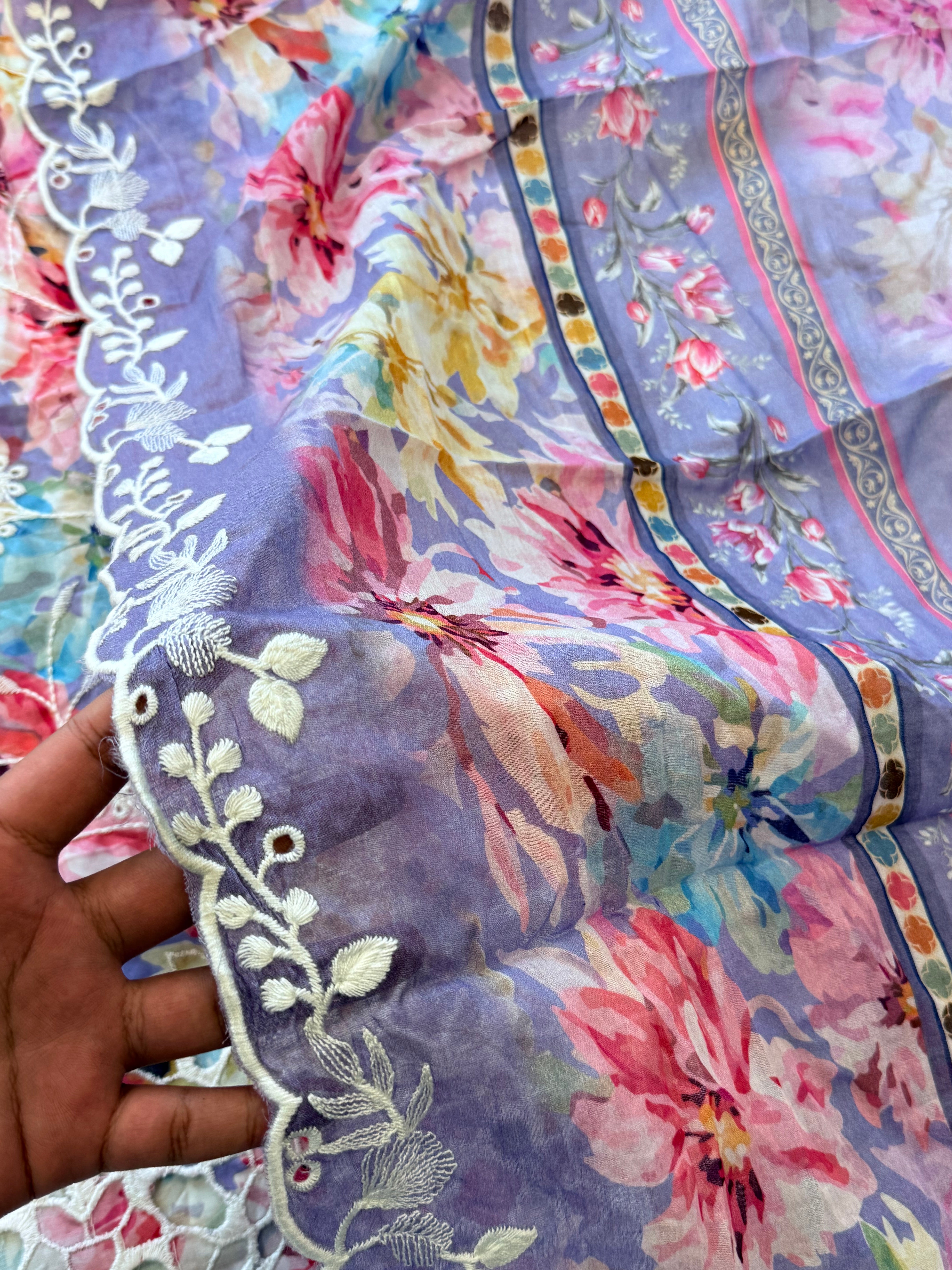 IZNIK LAWN EMBROIDERY SUIT 3 Q