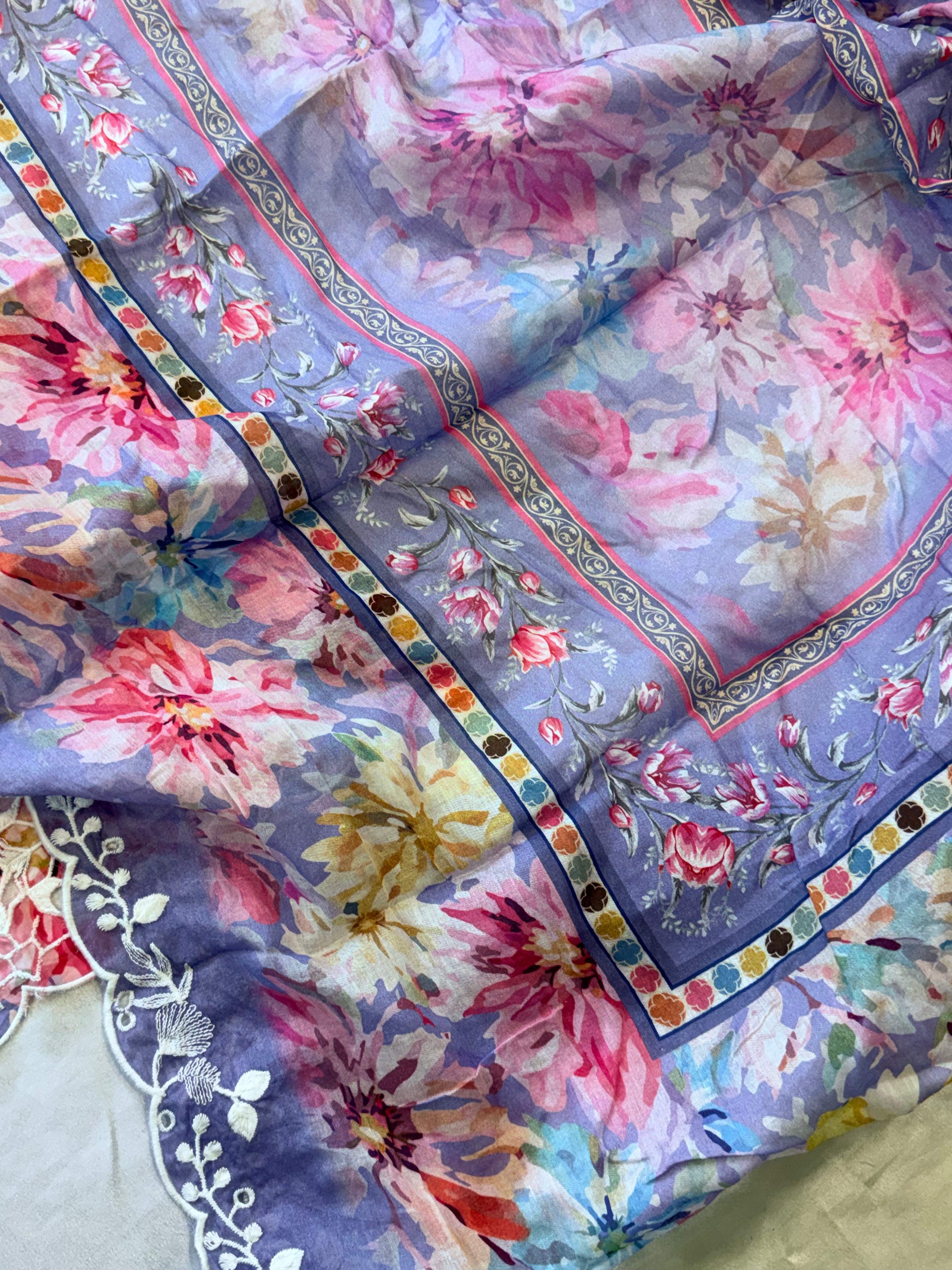 IZNIK LAWN EMBROIDERY SUIT 3 Q