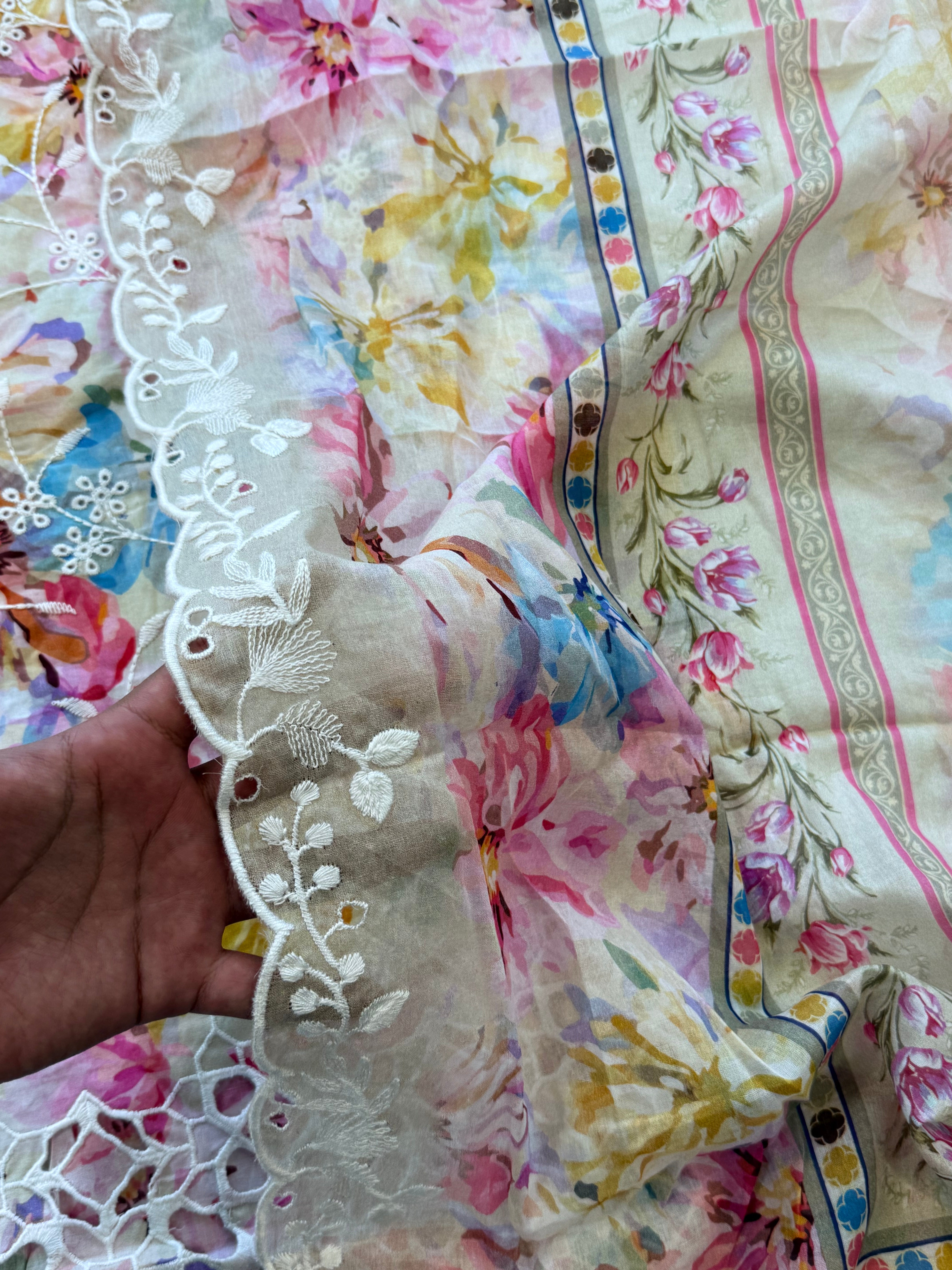 IZNIK LAWN EMBROIDERY SUIT 2 Q
