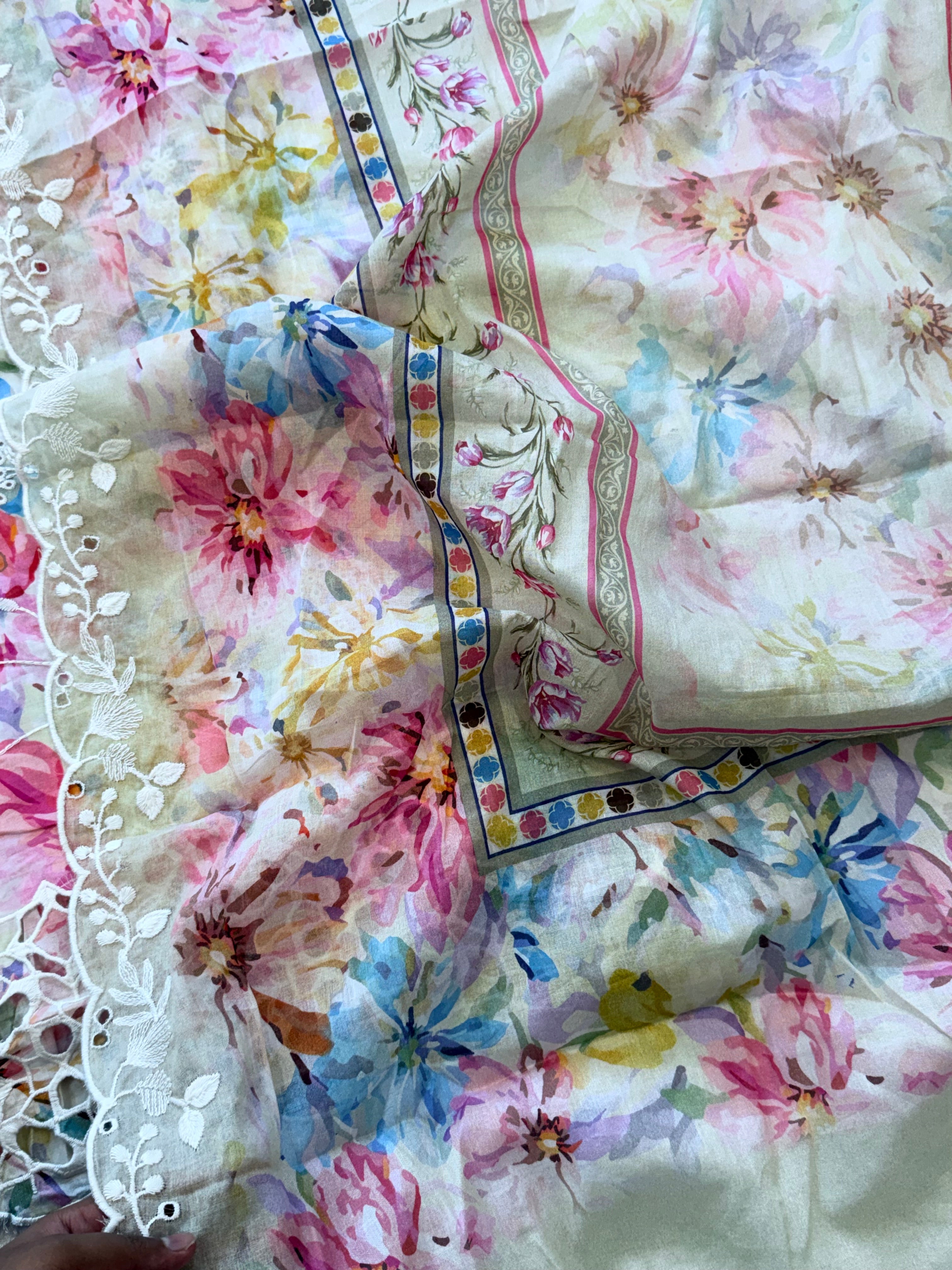 IZNIK LAWN EMBROIDERY SUIT 2 Q