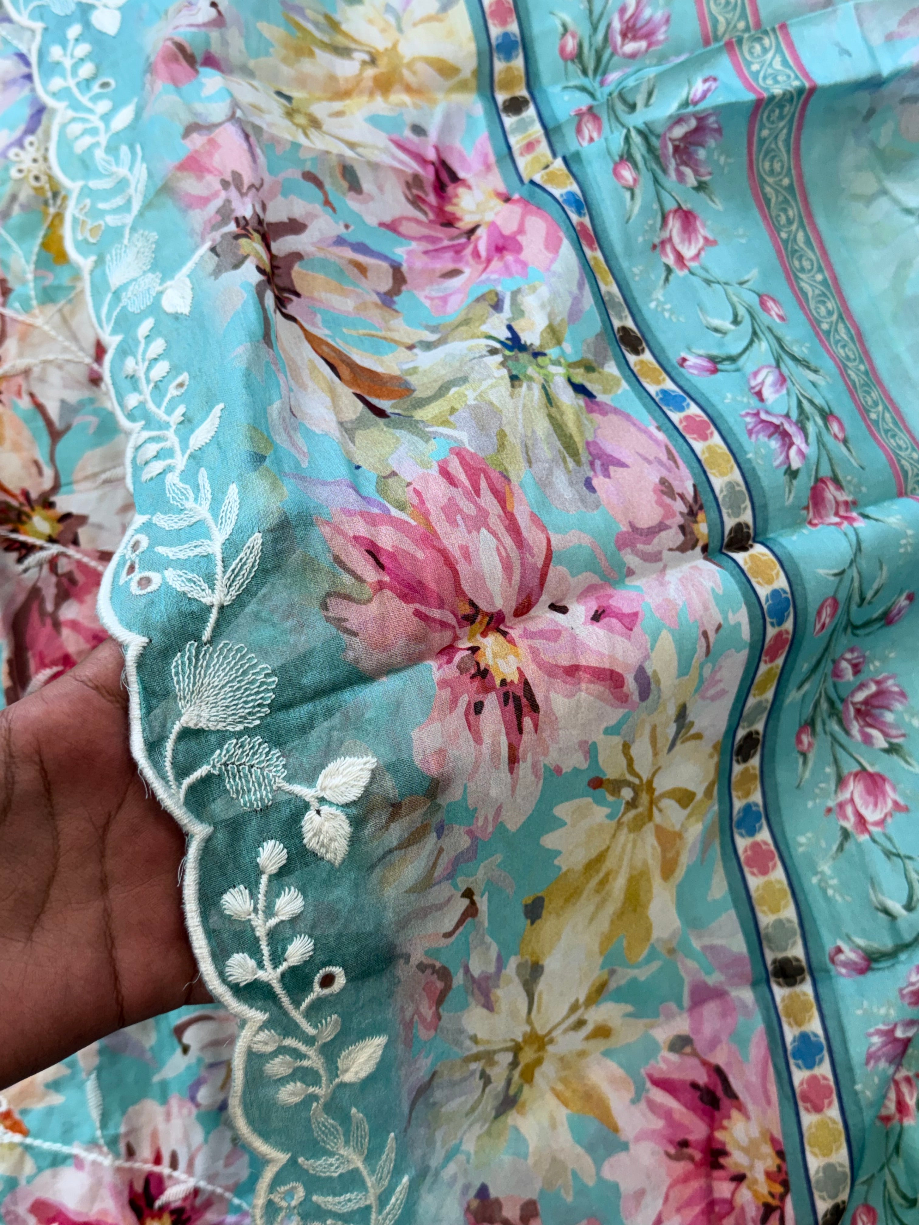 IZNIK LAWN EMBROIDERY SUIT 1 Q