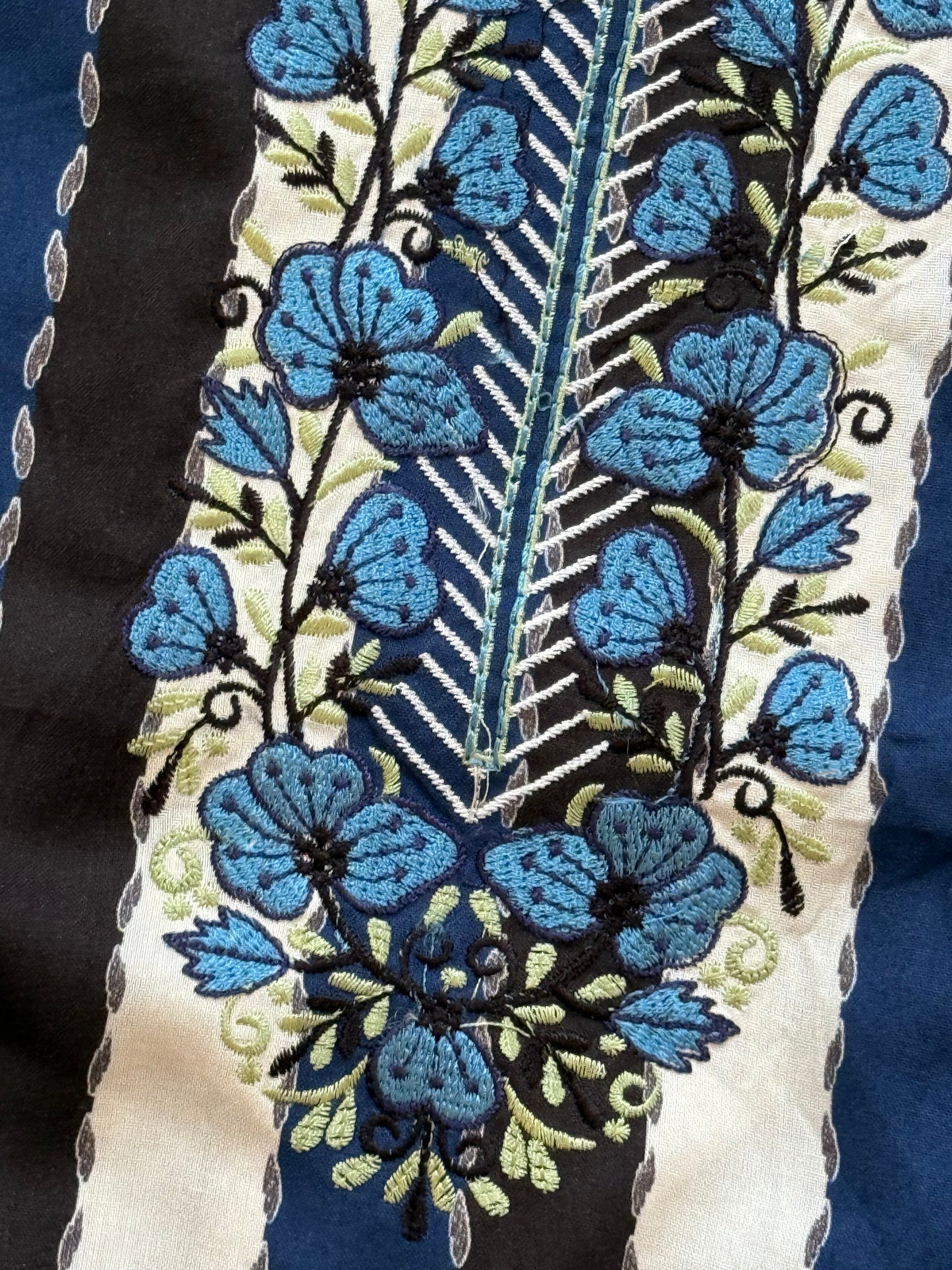 AZAA COTTON EMBROIDERY SUIT 4 Q