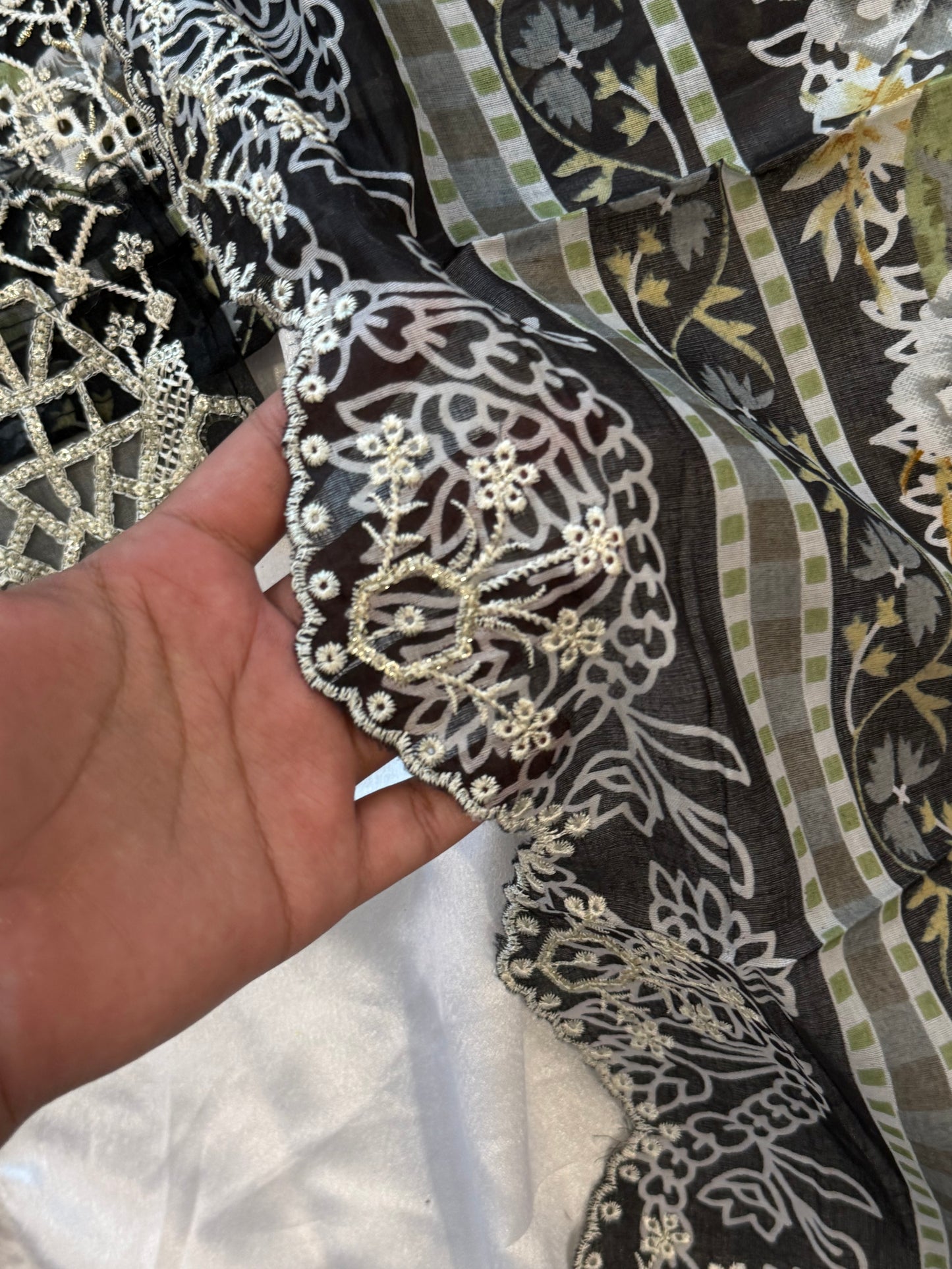 FIZA BLACK CHIKANKARI PATCH  SUIT 1 Q