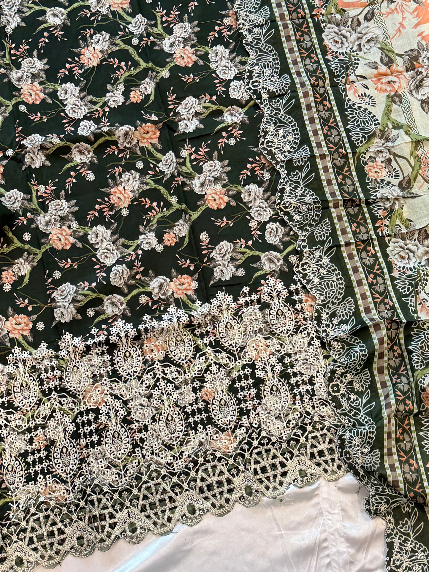 FIZA CHIKANKARI PATCH  SUIT 4 Q