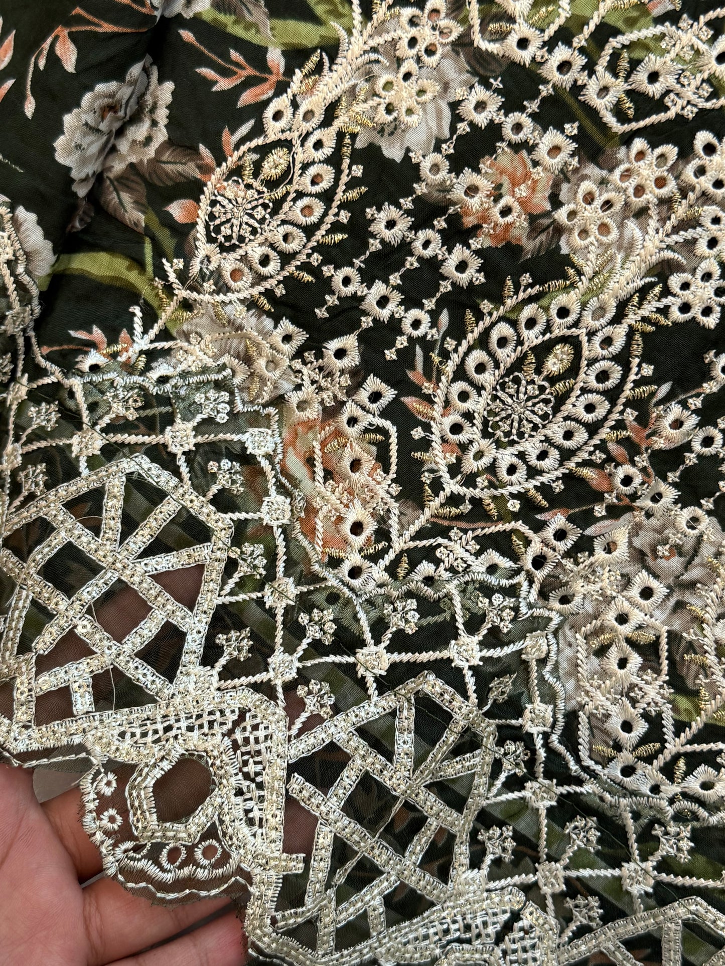 FIZA CHIKANKARI PATCH  SUIT 4 Q