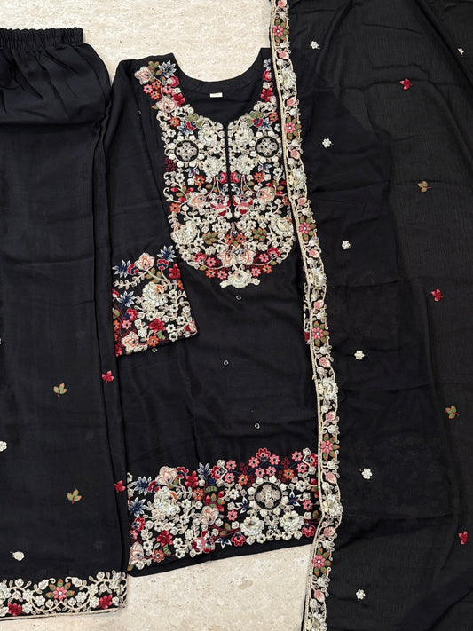 PARO SHIFFON HANDWORK SUIT 22 Q