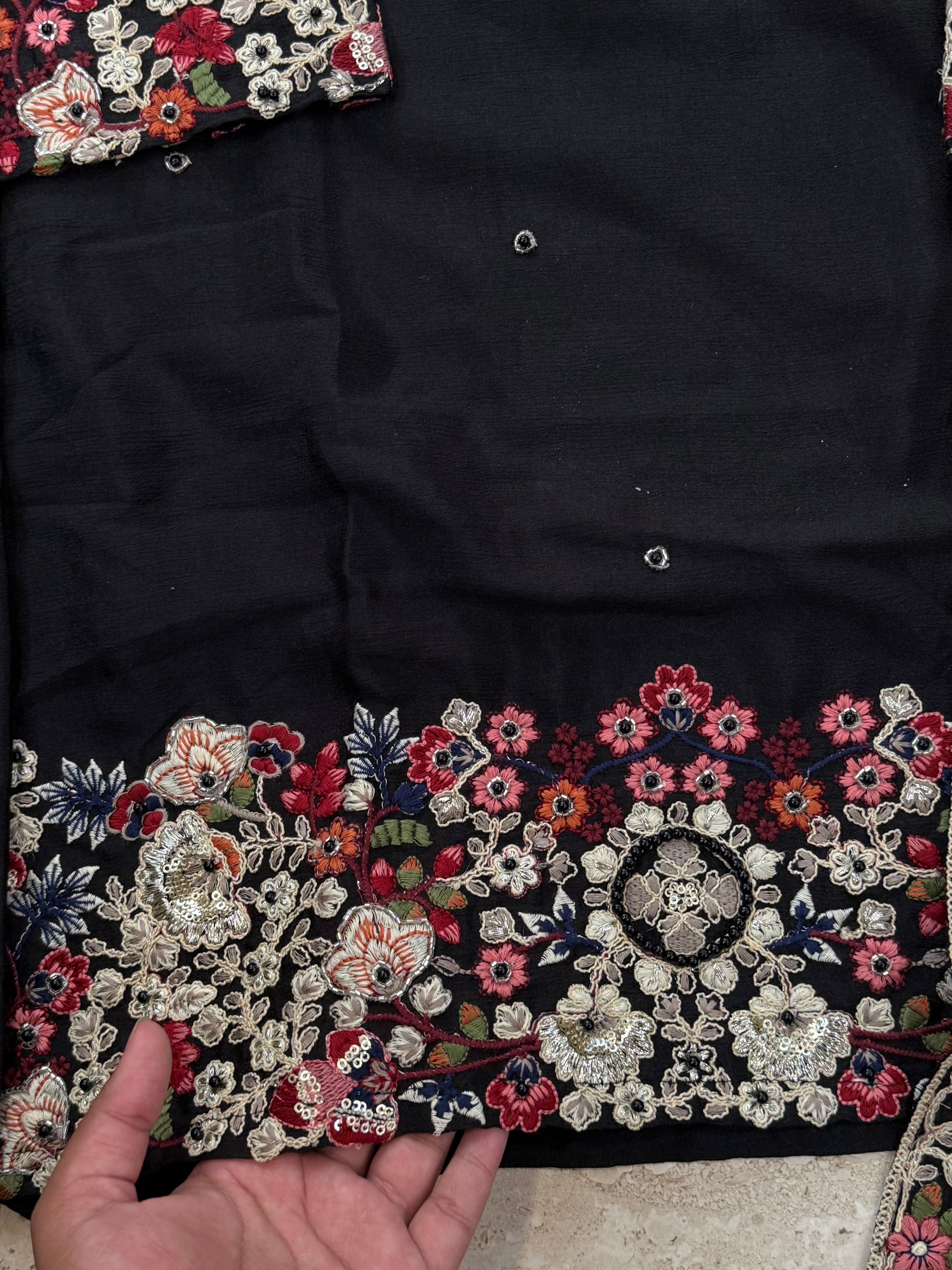 PARO SHIFFON HANDWORK SUIT 22 Q