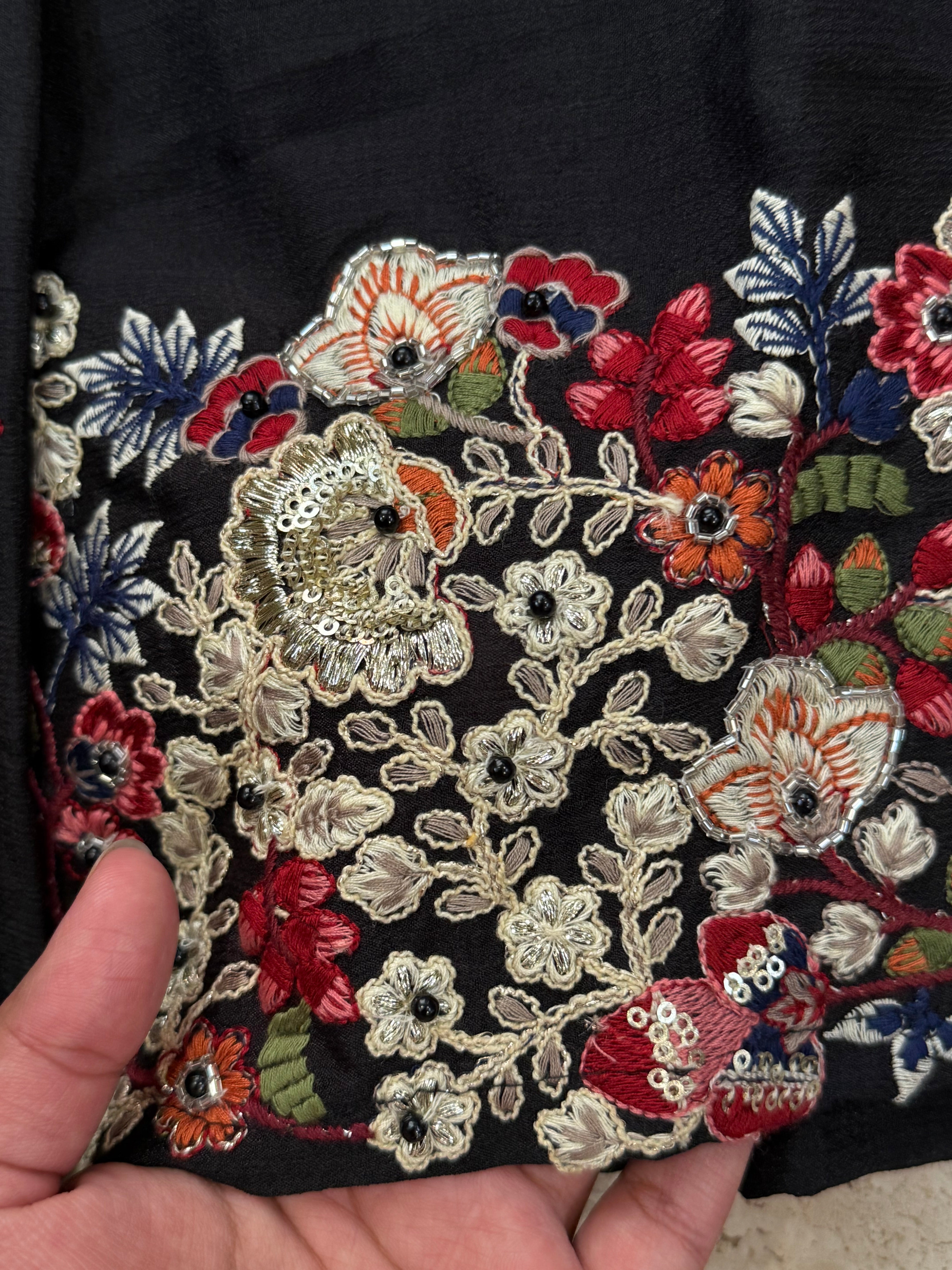 PARO SHIFFON HANDWORK SUIT 22 Q