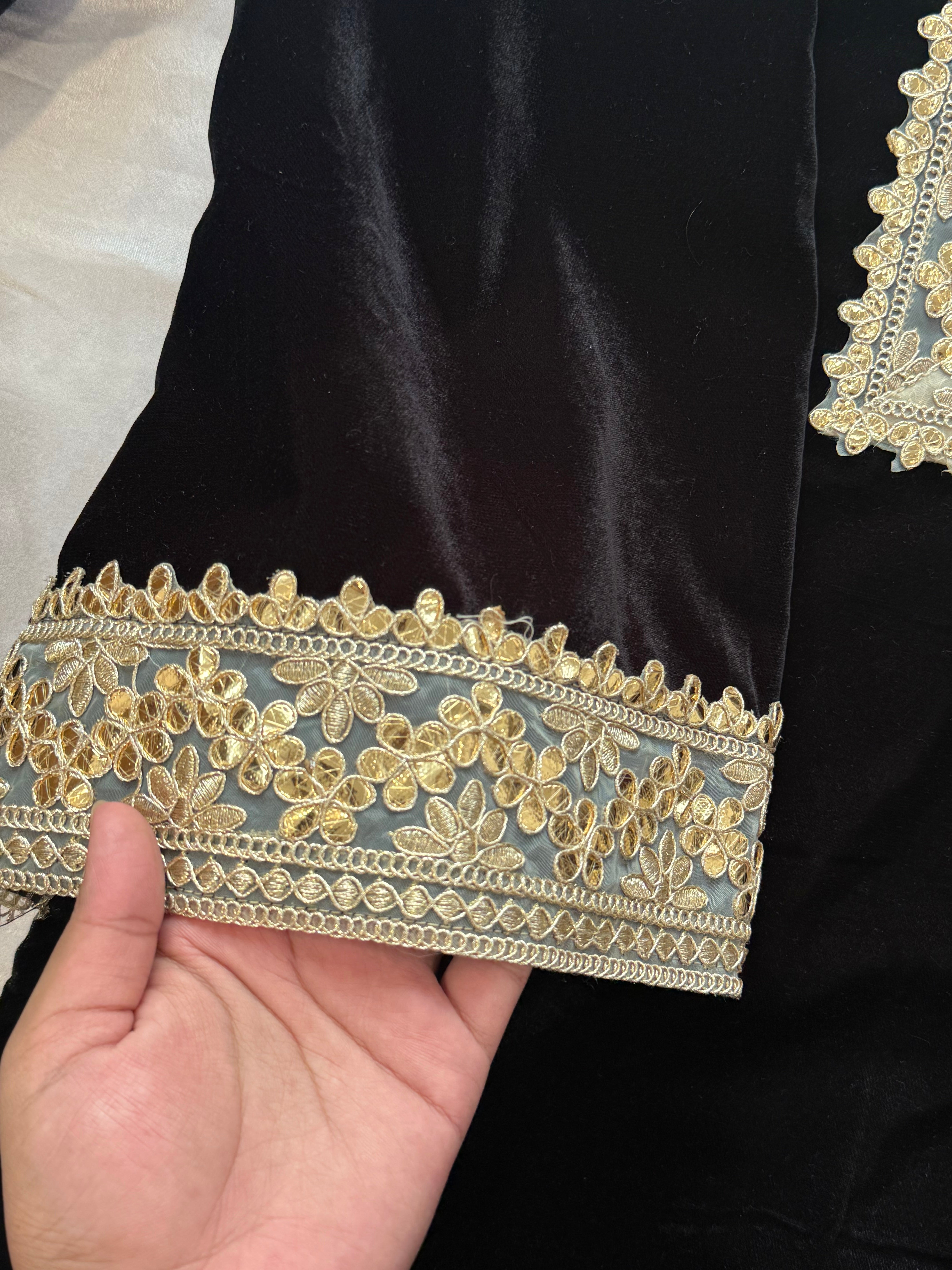 VELVET FARSHI READYMADE SUIT Q