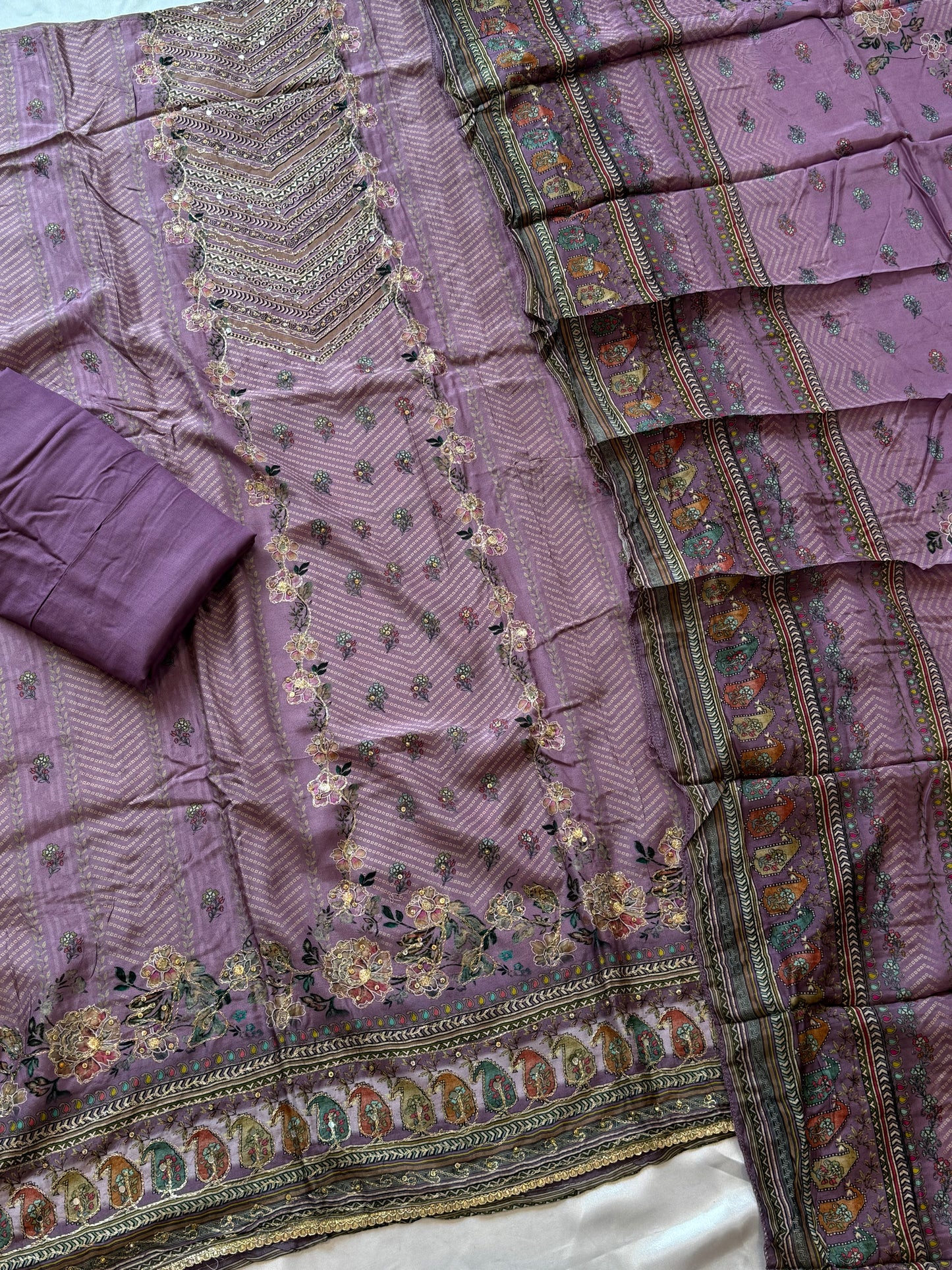 MUSLIN EMBROIDERY SUIT 232 A Q