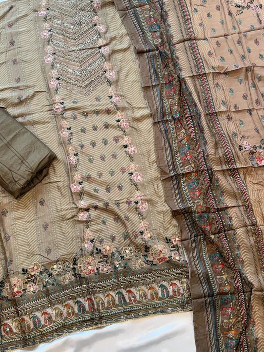 MUSLIN EMBROIDERY SUIT 232 D Q