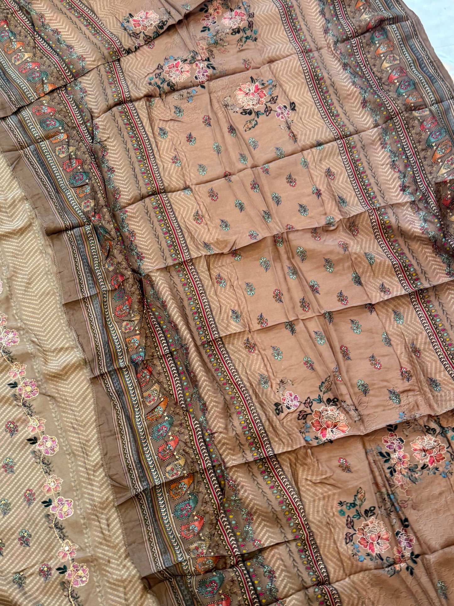 MUSLIN EMBROIDERY SUIT 232 D Q