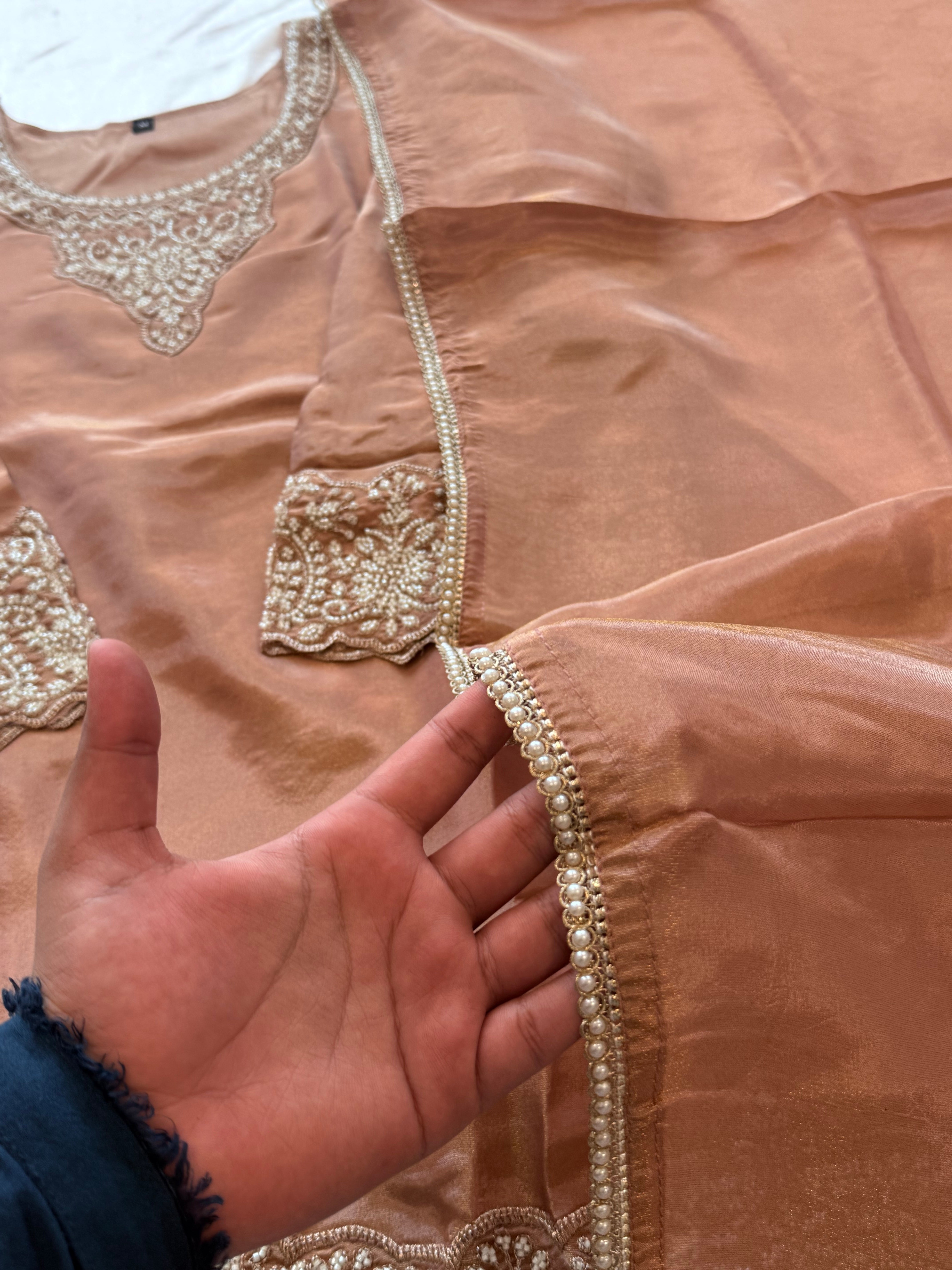 AFREEN FARSHI HANDWORK SUIT 4 Q
