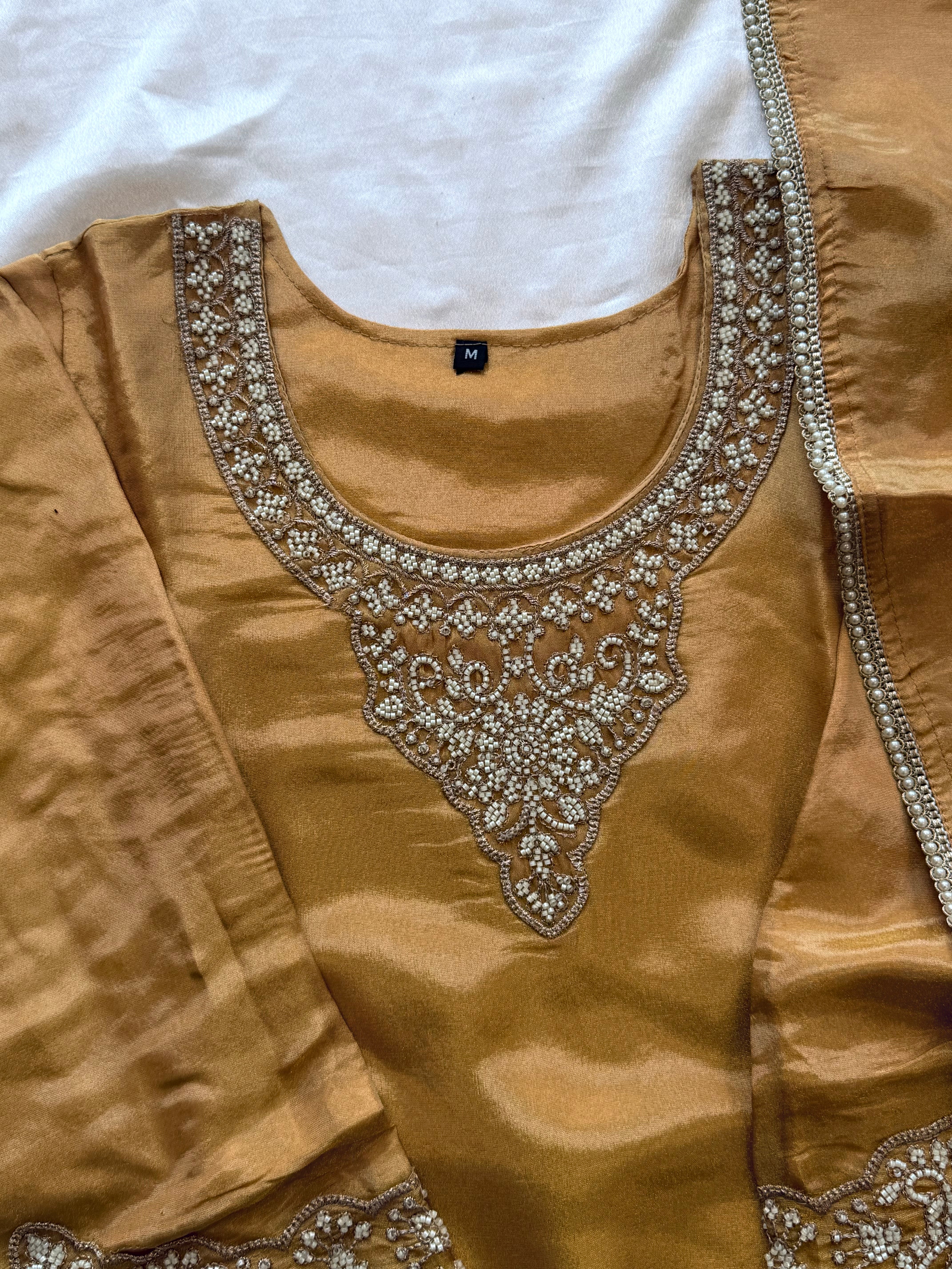 PARO GOLD FARSHI HANDWORK SUIT 1 R