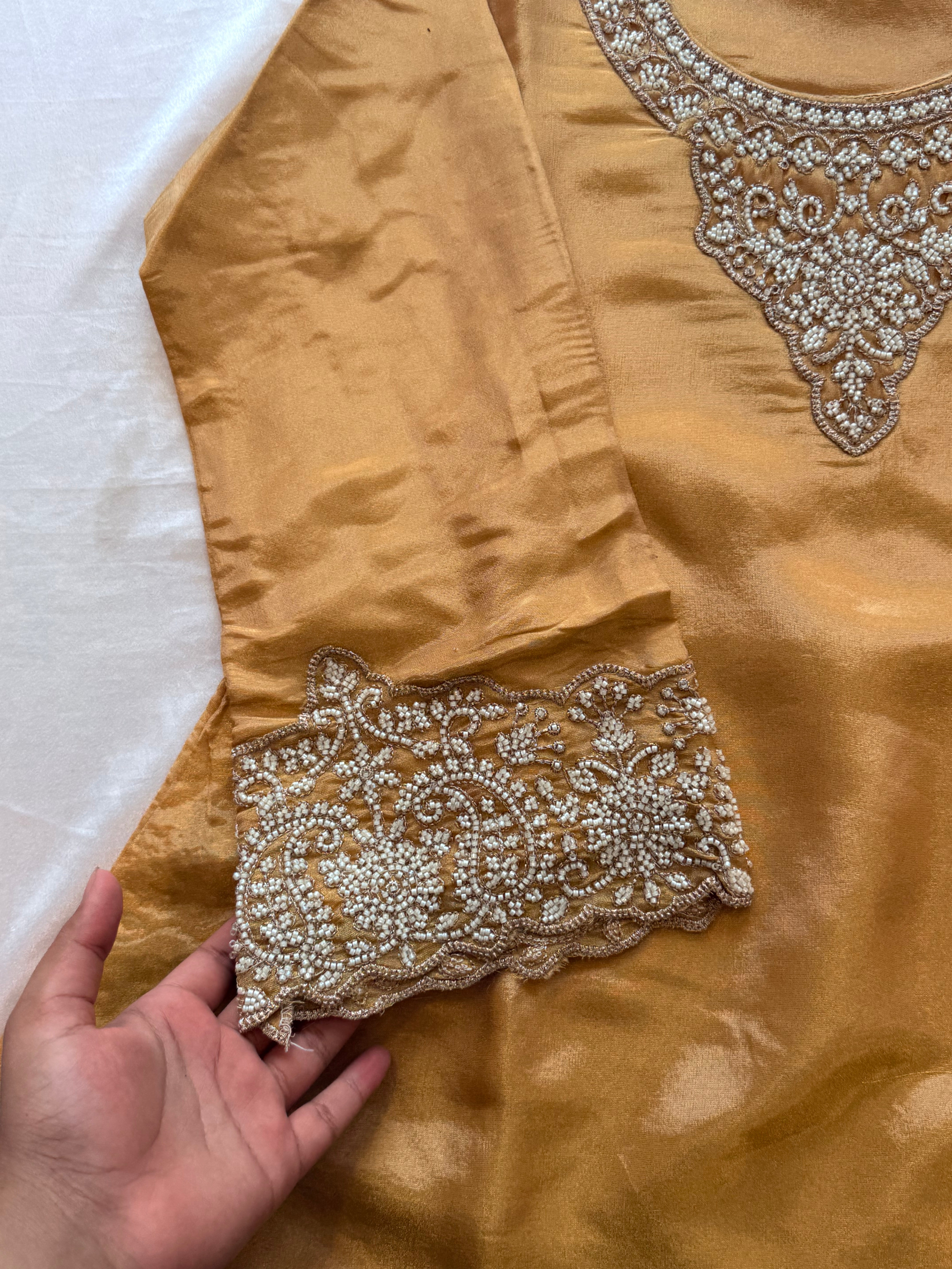 PARO GOLD FARSHI HANDWORK SUIT 1 R