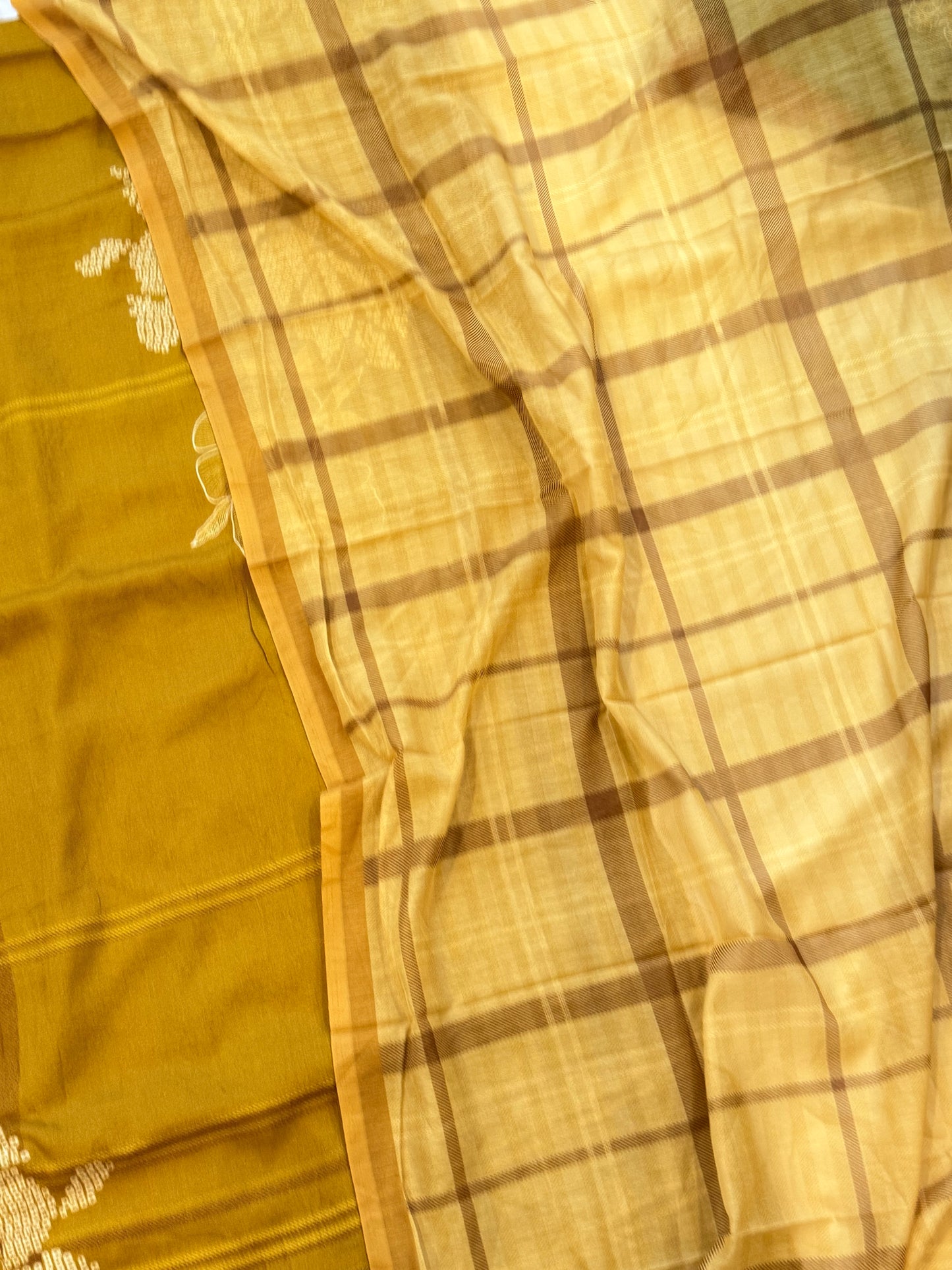 SVA MUSTERED LAWN EMBROIDER SUIT 2 Q