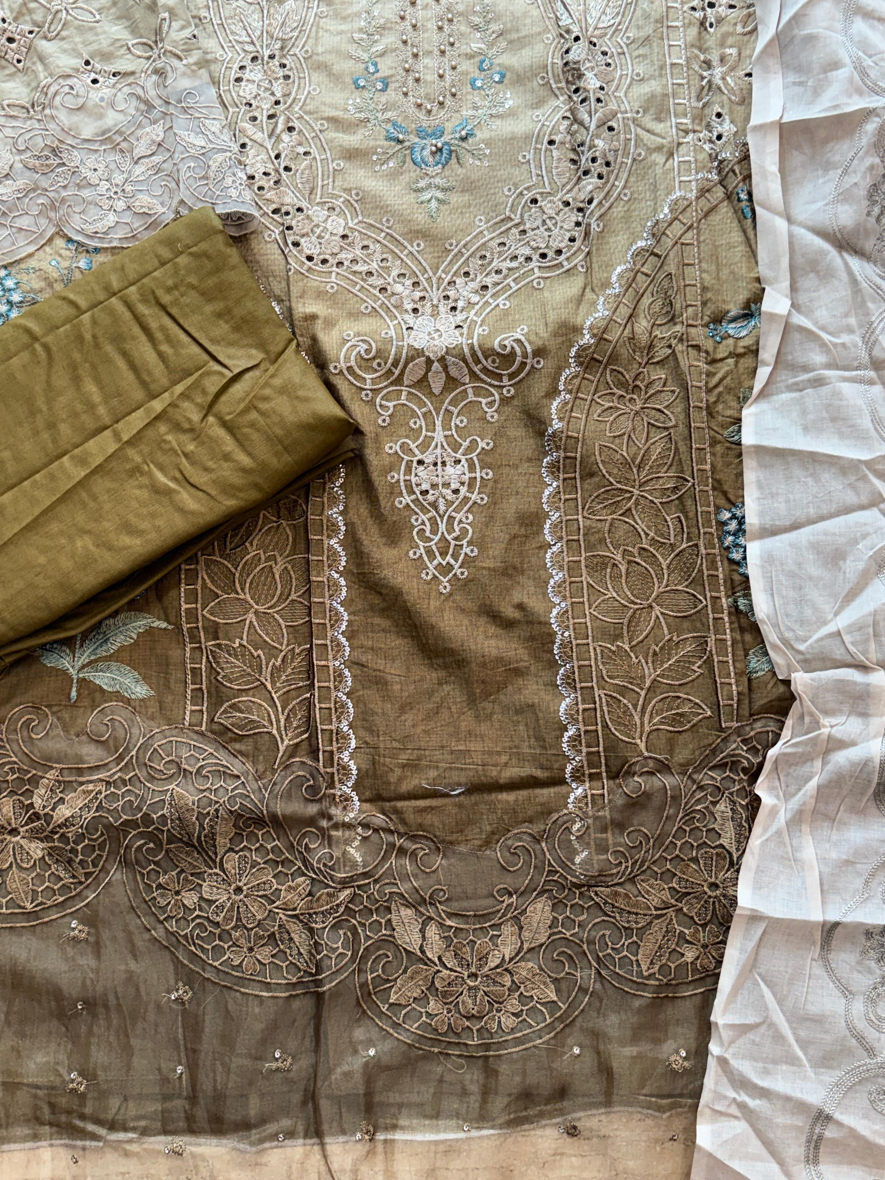 DS COTTON EMBROIDERY PATCH SUIT 3 Q