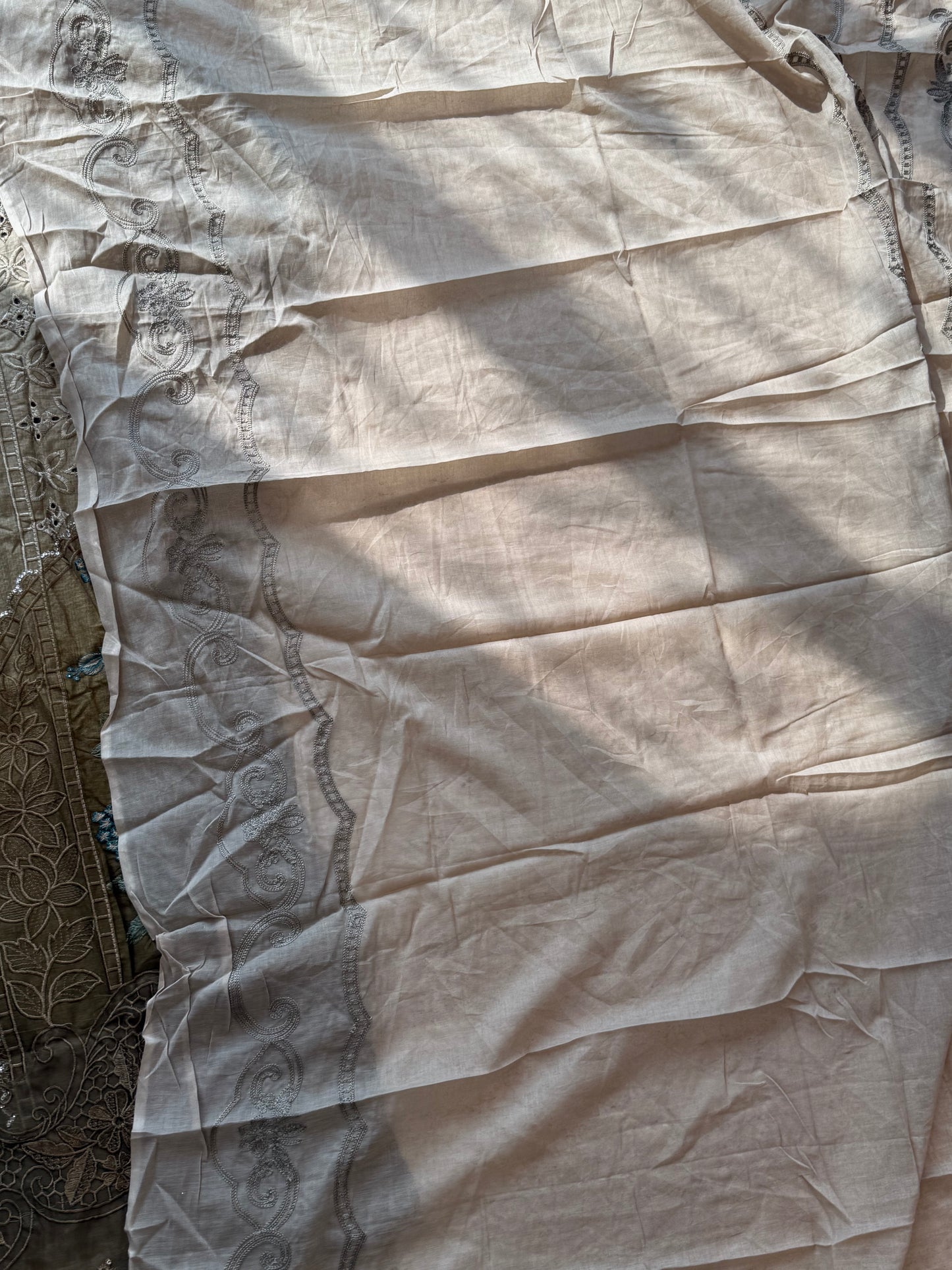 DS COTTON EMBROIDERY PATCH SUIT 3 Q