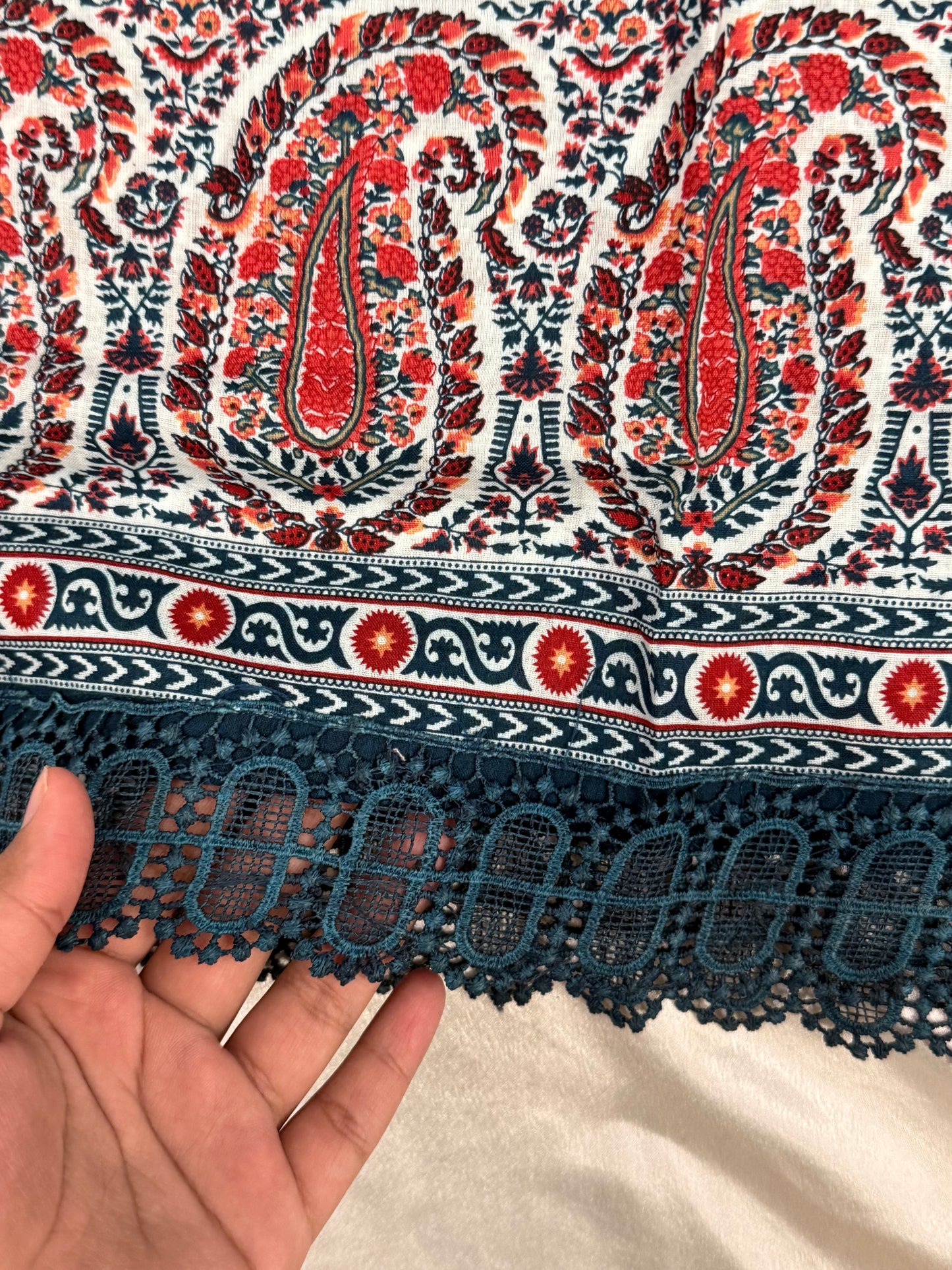 ELAHE LAWN READYMADE SUIT 2 Q