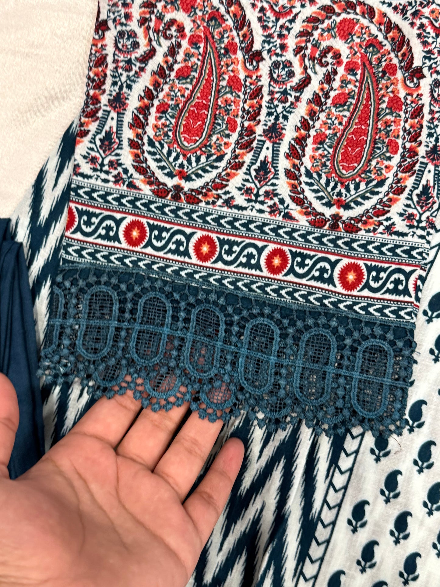 ELAHE LAWN READYMADE SUIT 2 Q